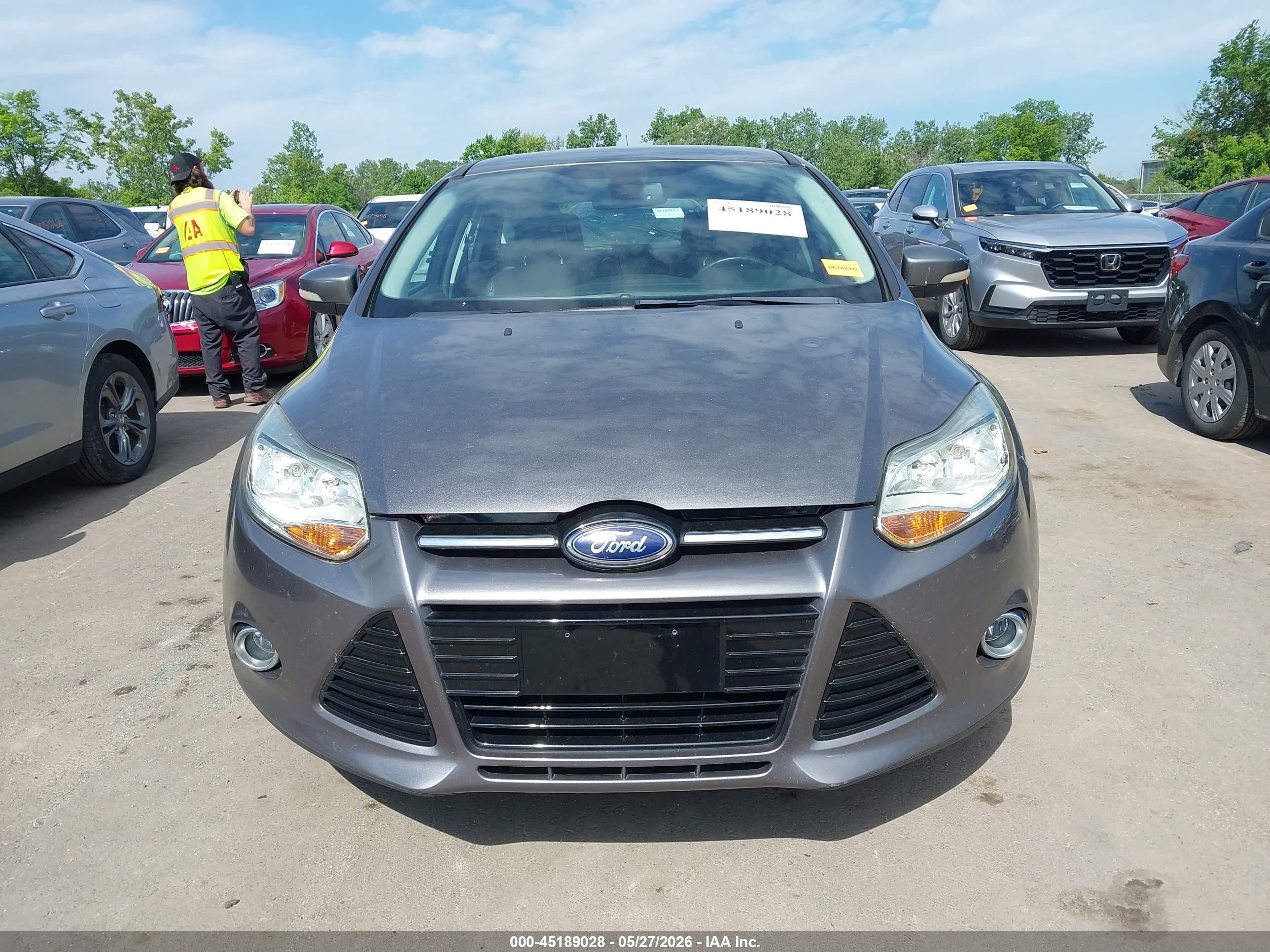 2012 Ford Focus Titanium Gray vin: 1FAHP3N24CL366238