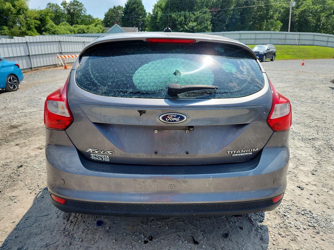 2012 Ford Focus Titanium Gray vin: 1FAHP3N24CL443397