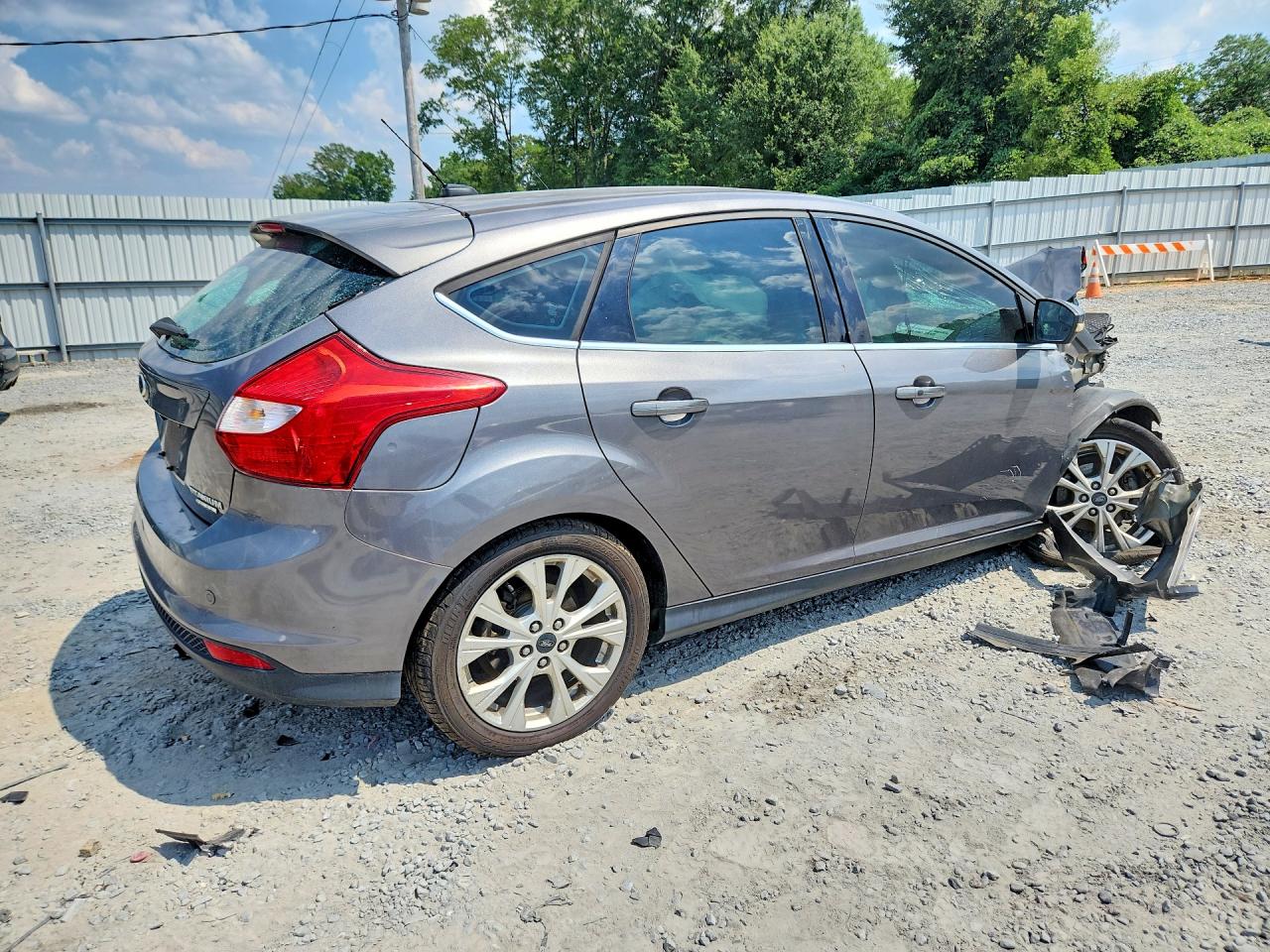 2012 Ford Focus Titanium Gray vin: 1FAHP3N24CL443397