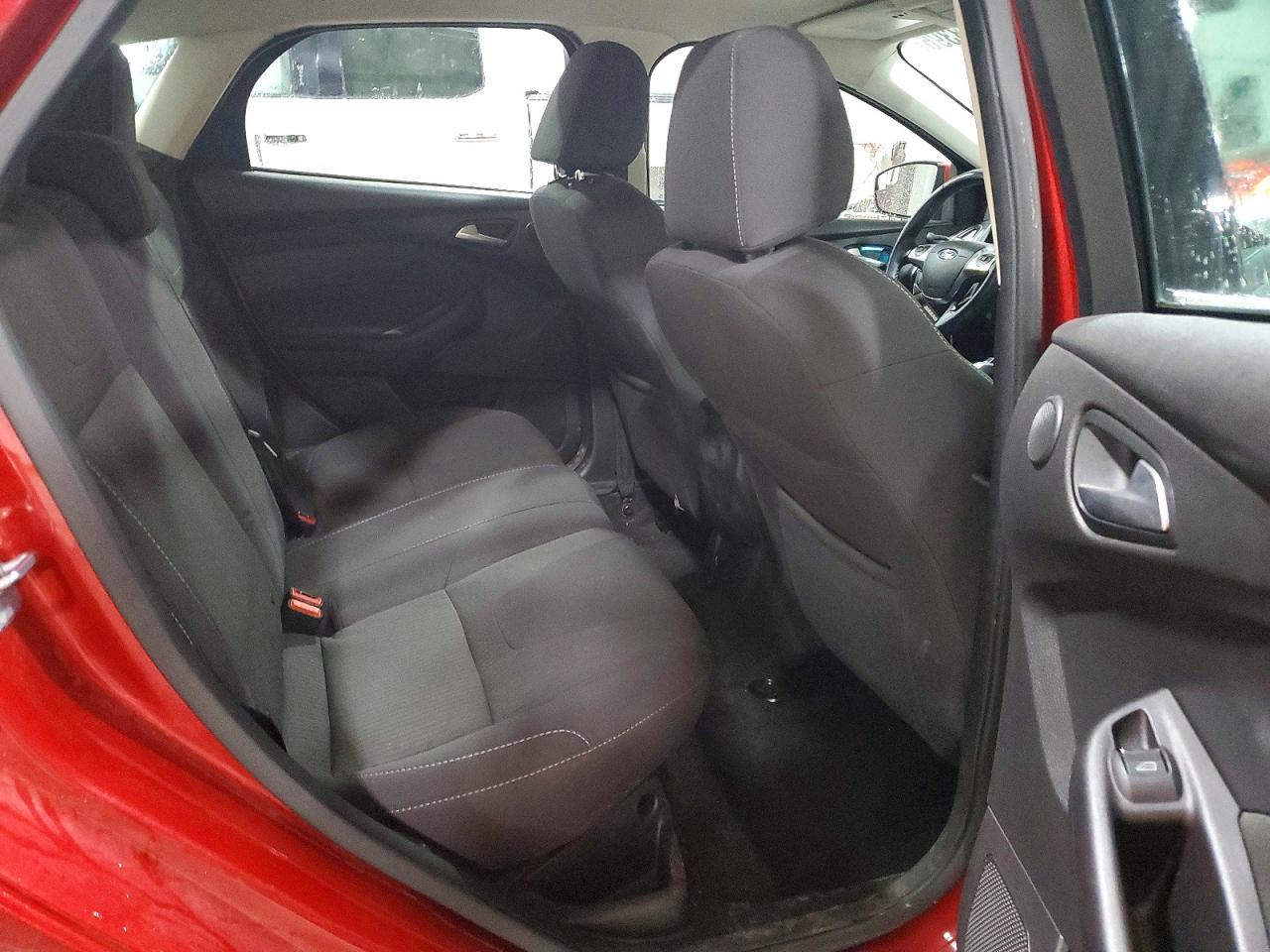 2012 Ford Focus Titanium Красный vin: 1FAHP3N24CL453265