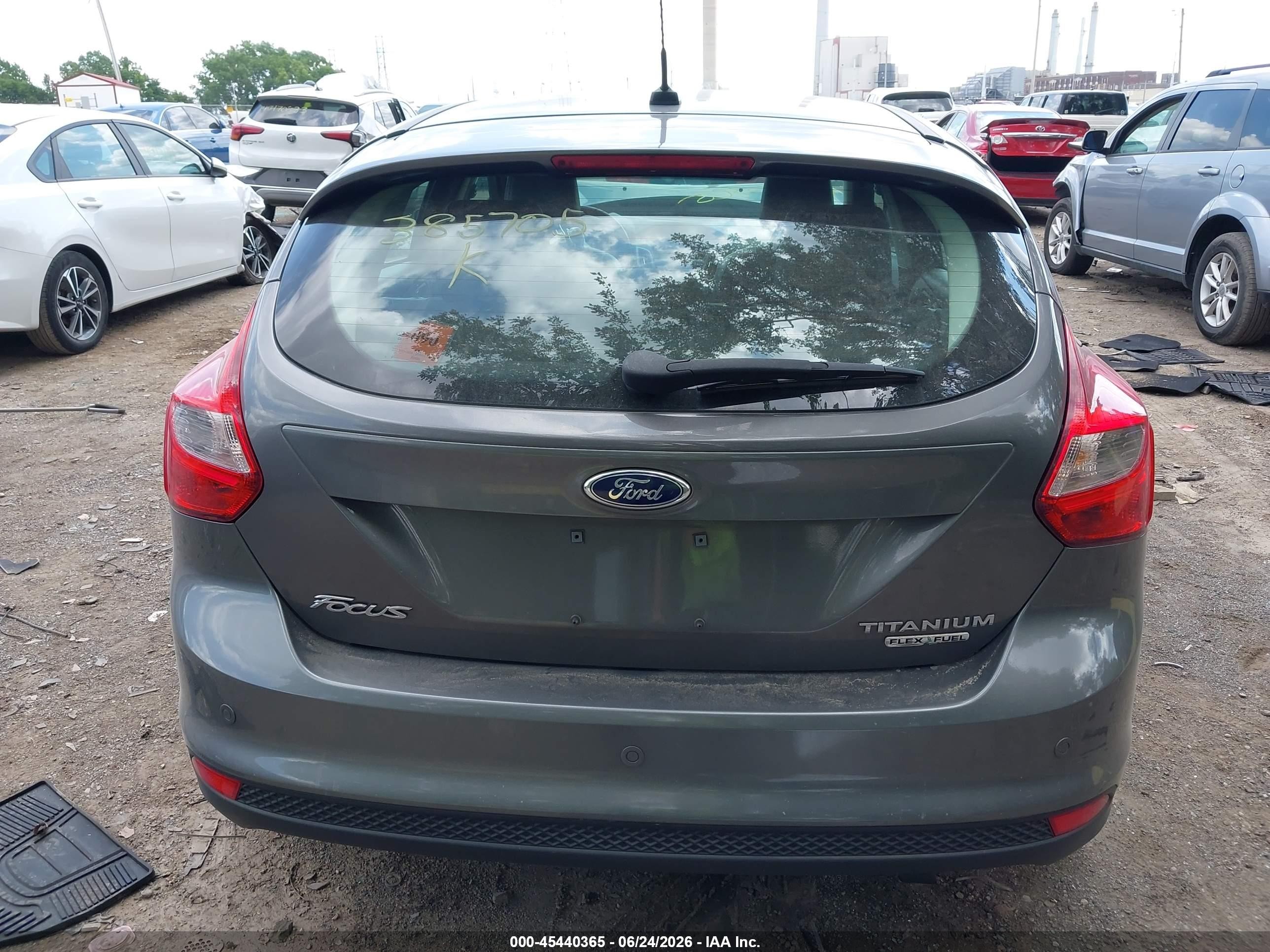 2012 Ford Focus Titanium Gray vin: 1FAHP3N25CL385705