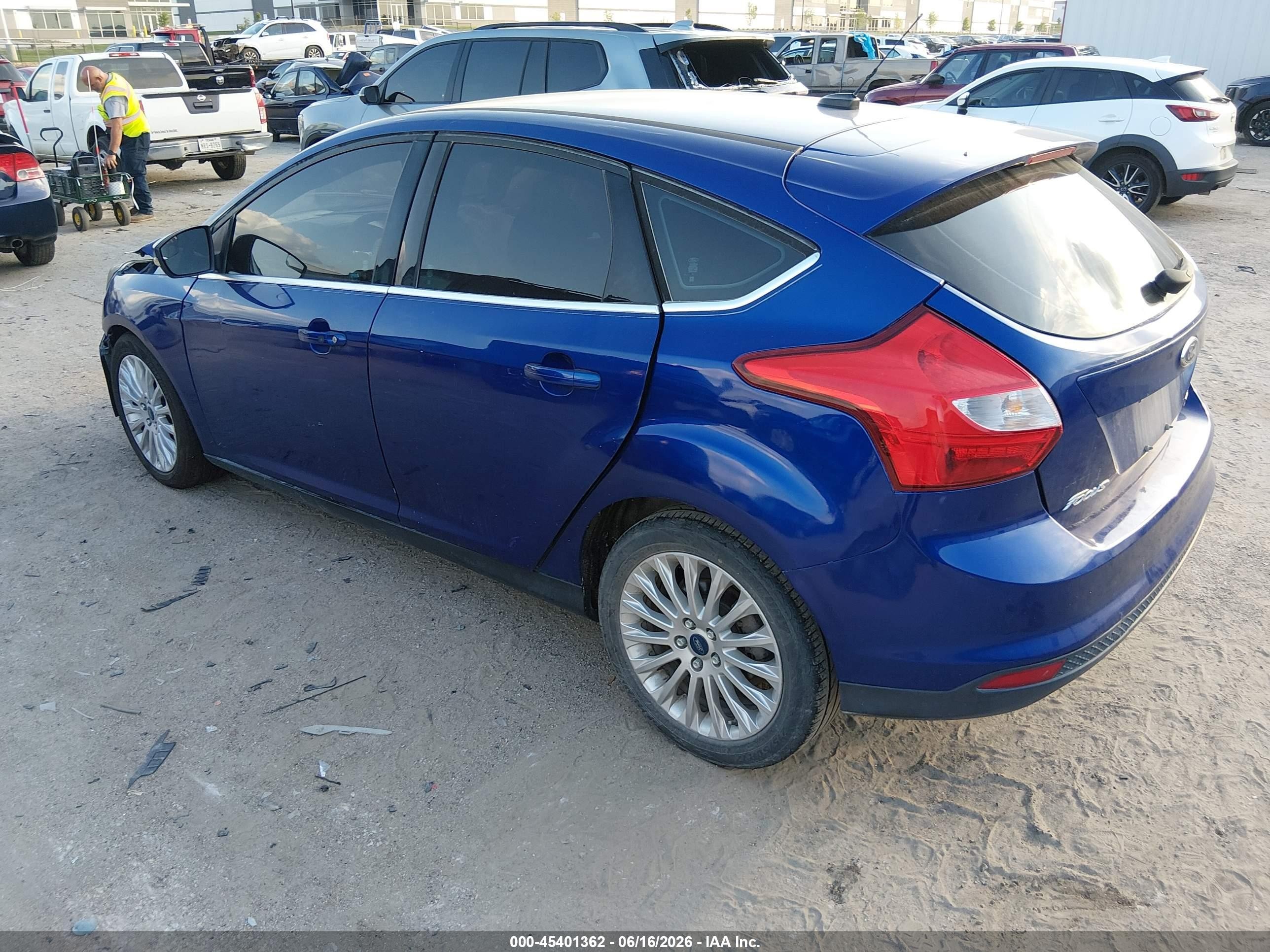 2012 Ford Focus Titanium Blue vin: 1FAHP3N25CL413583