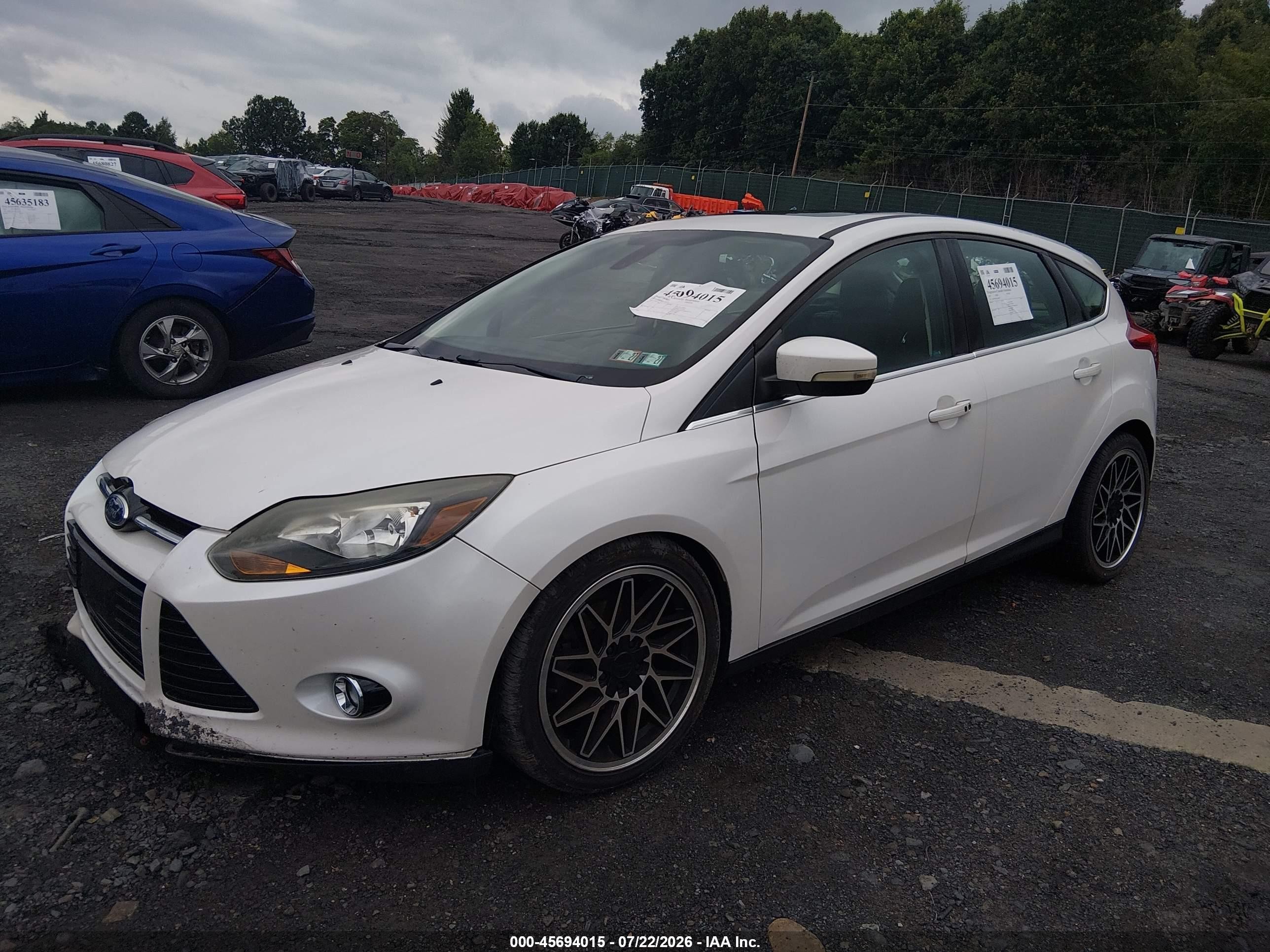 2012 Ford Focus Titanium White vin: 1FAHP3N26CL188719