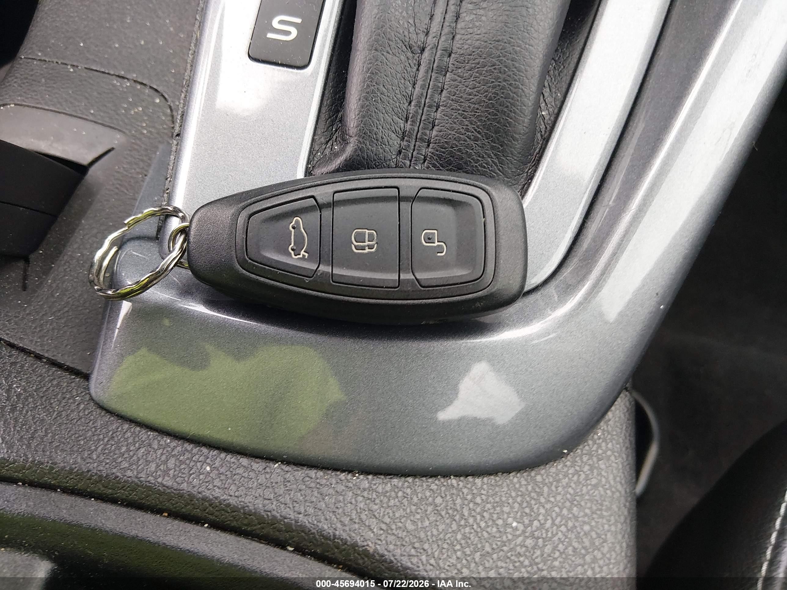 2012 Ford Focus Titanium White vin: 1FAHP3N26CL188719