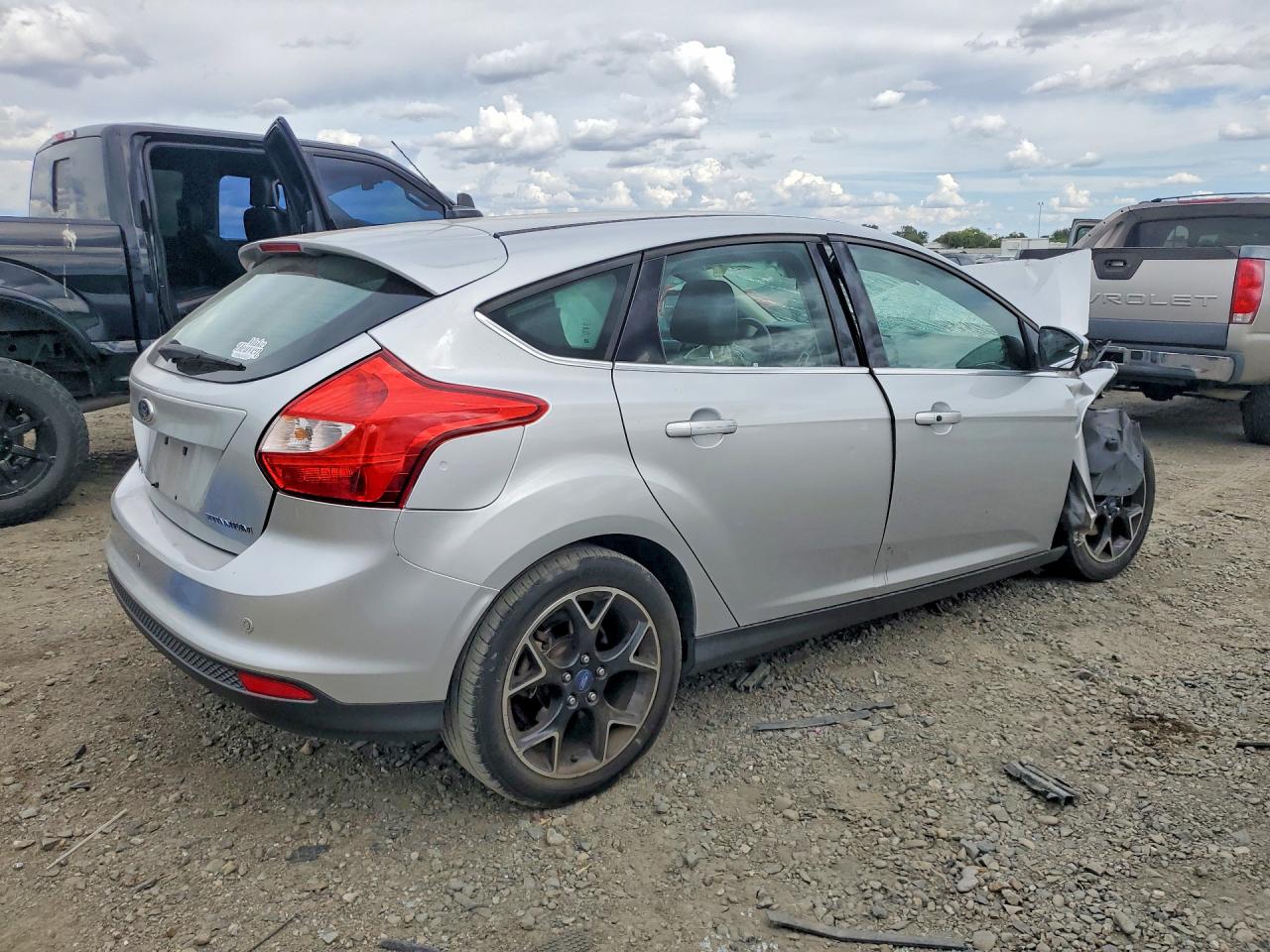 2012 Ford Focus Titanium Silver vin: 1FAHP3N26CL302475