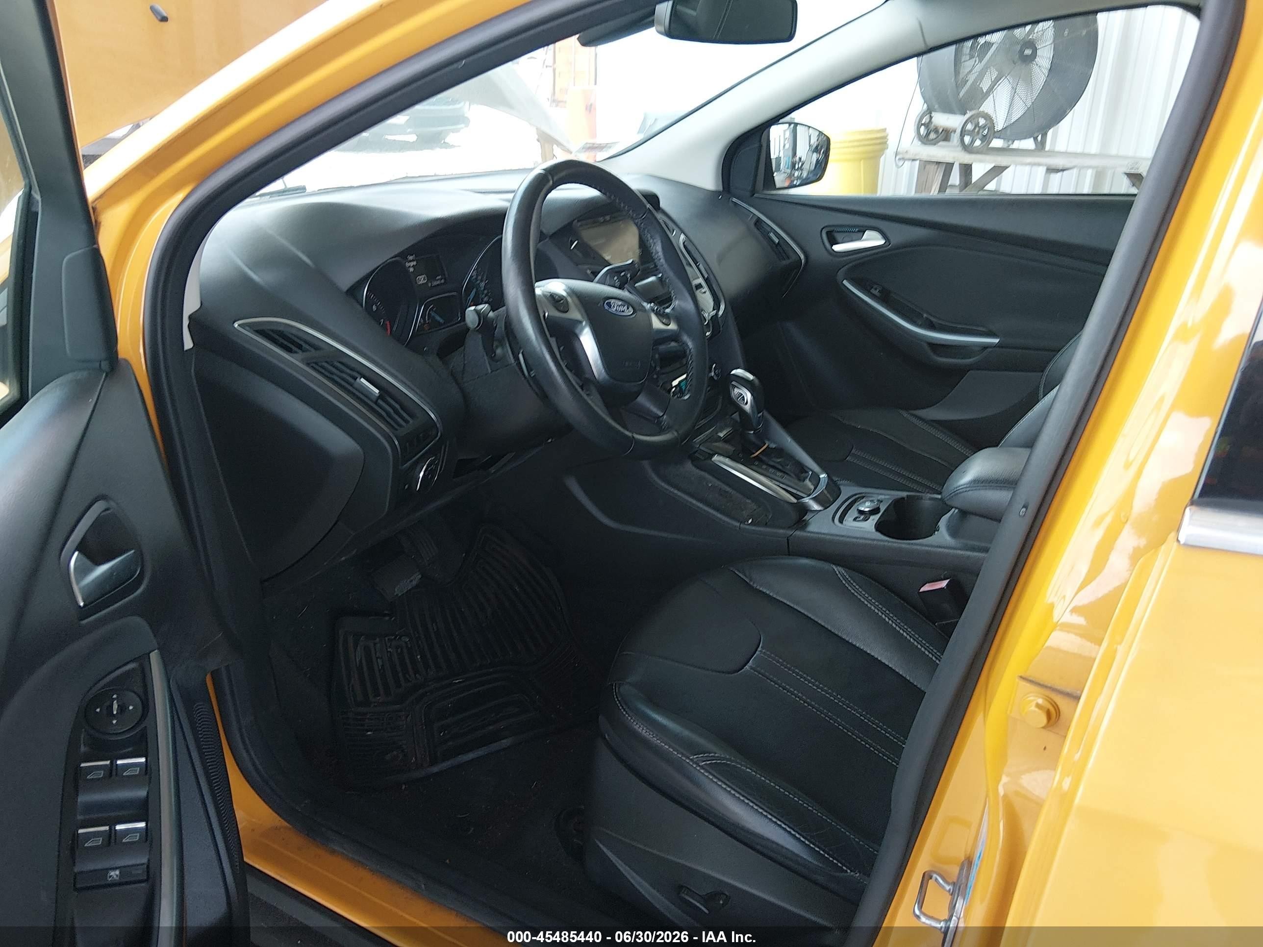 2012 Ford Focus Titanium Yellow vin: 1FAHP3N26CL323312