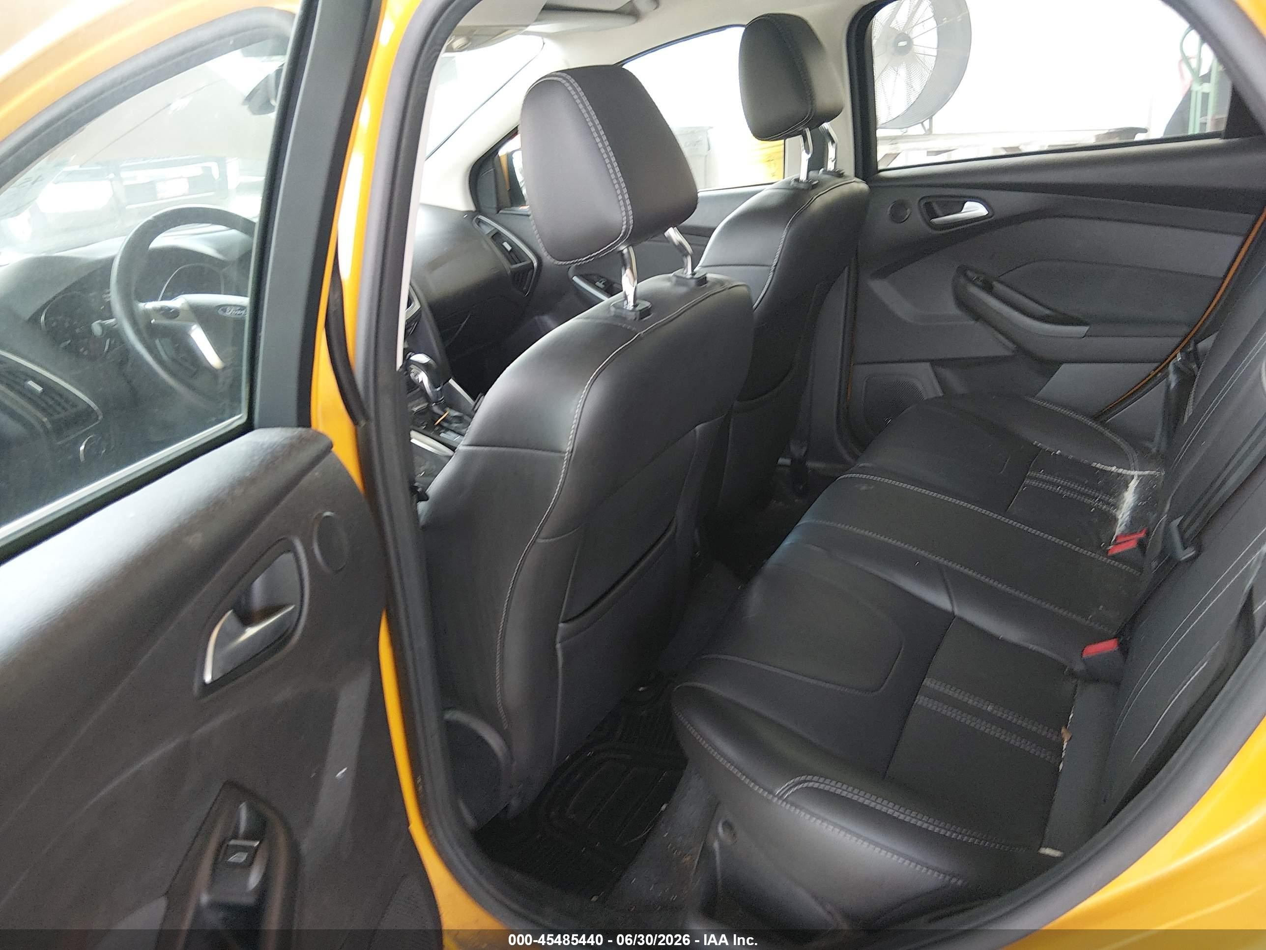 2012 Ford Focus Titanium Yellow vin: 1FAHP3N26CL323312