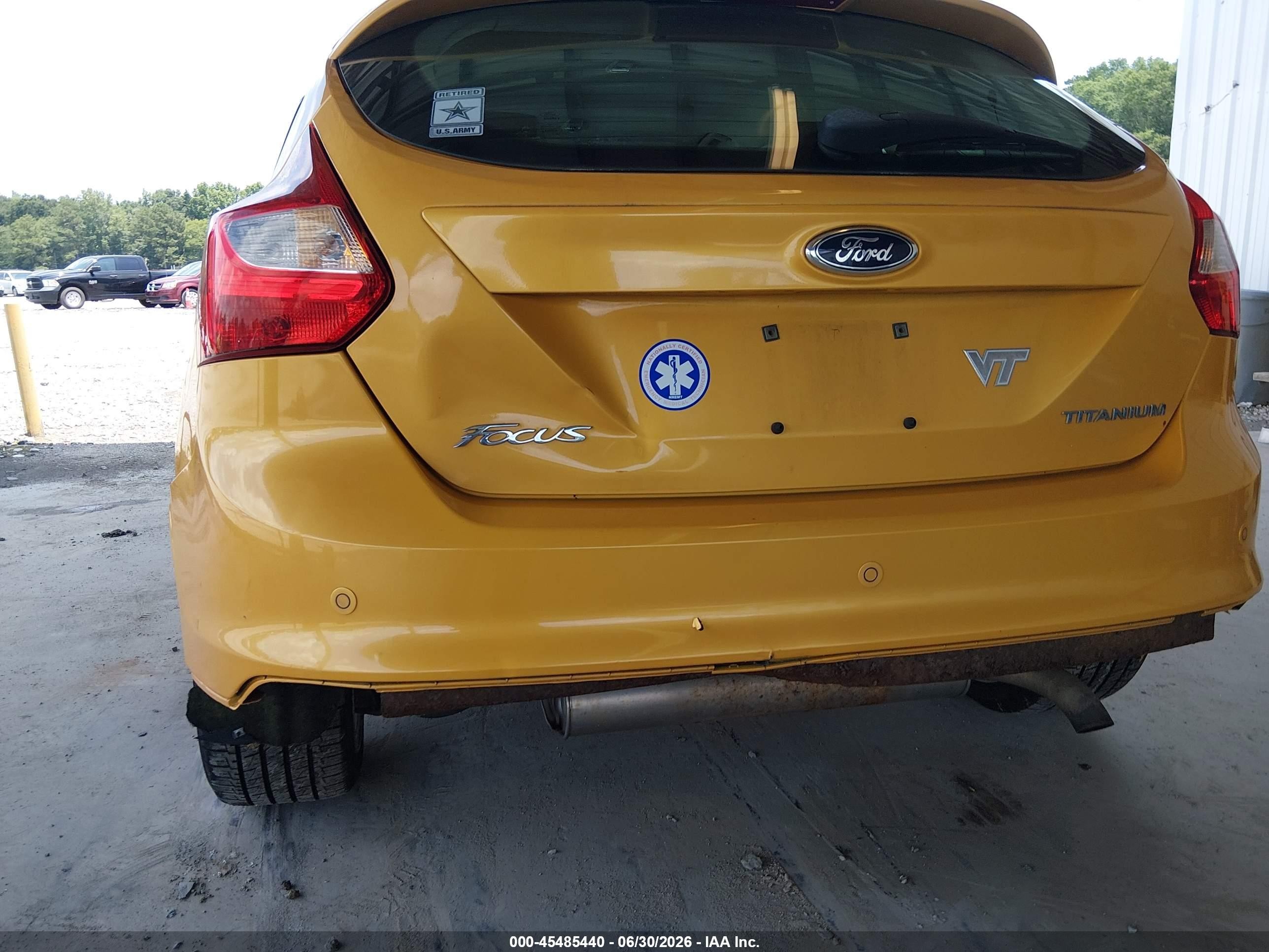 2012 Ford Focus Titanium Yellow vin: 1FAHP3N26CL323312