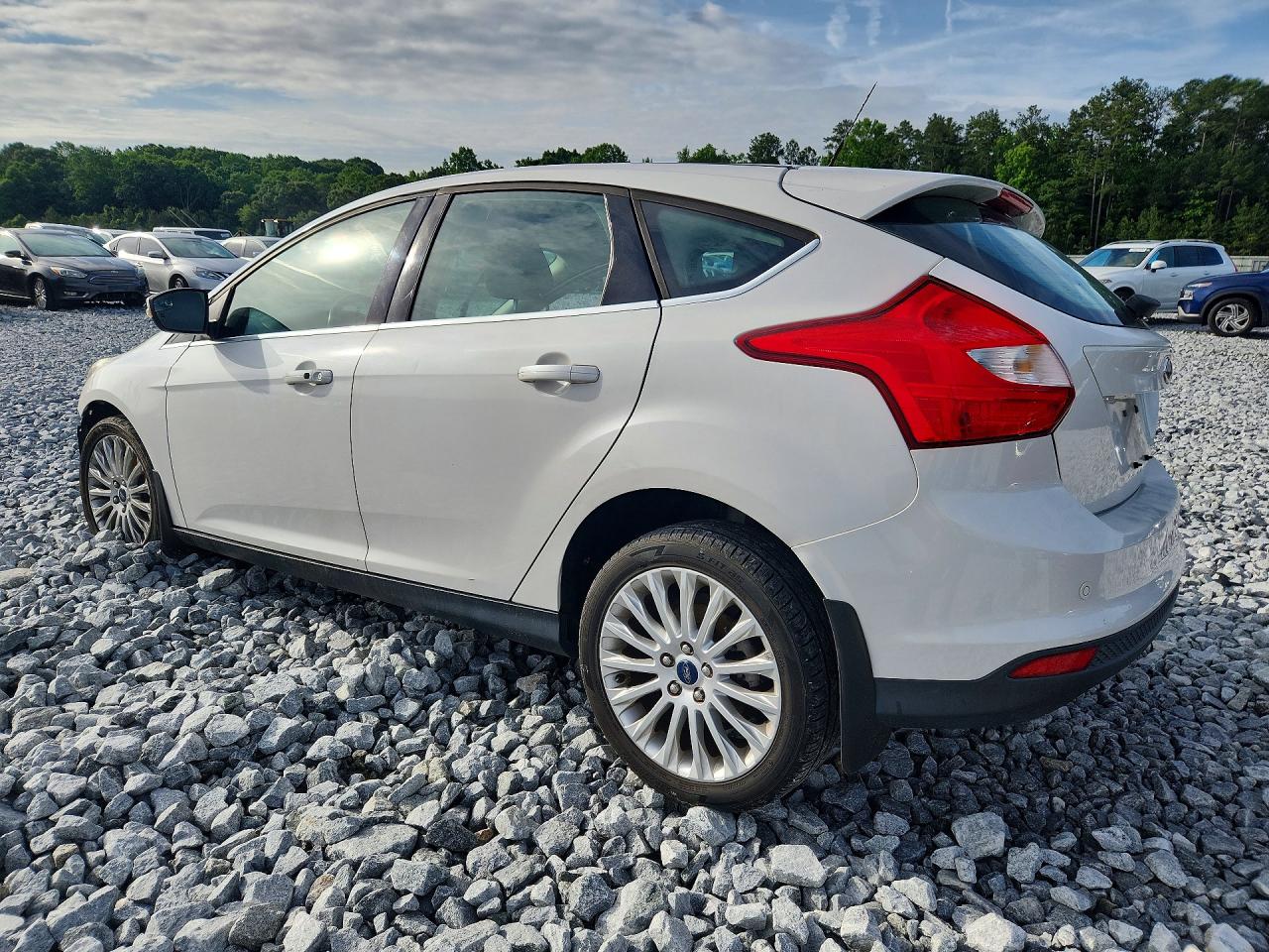2012 Ford Focus Titanium White vin: 1FAHP3N26CL327456