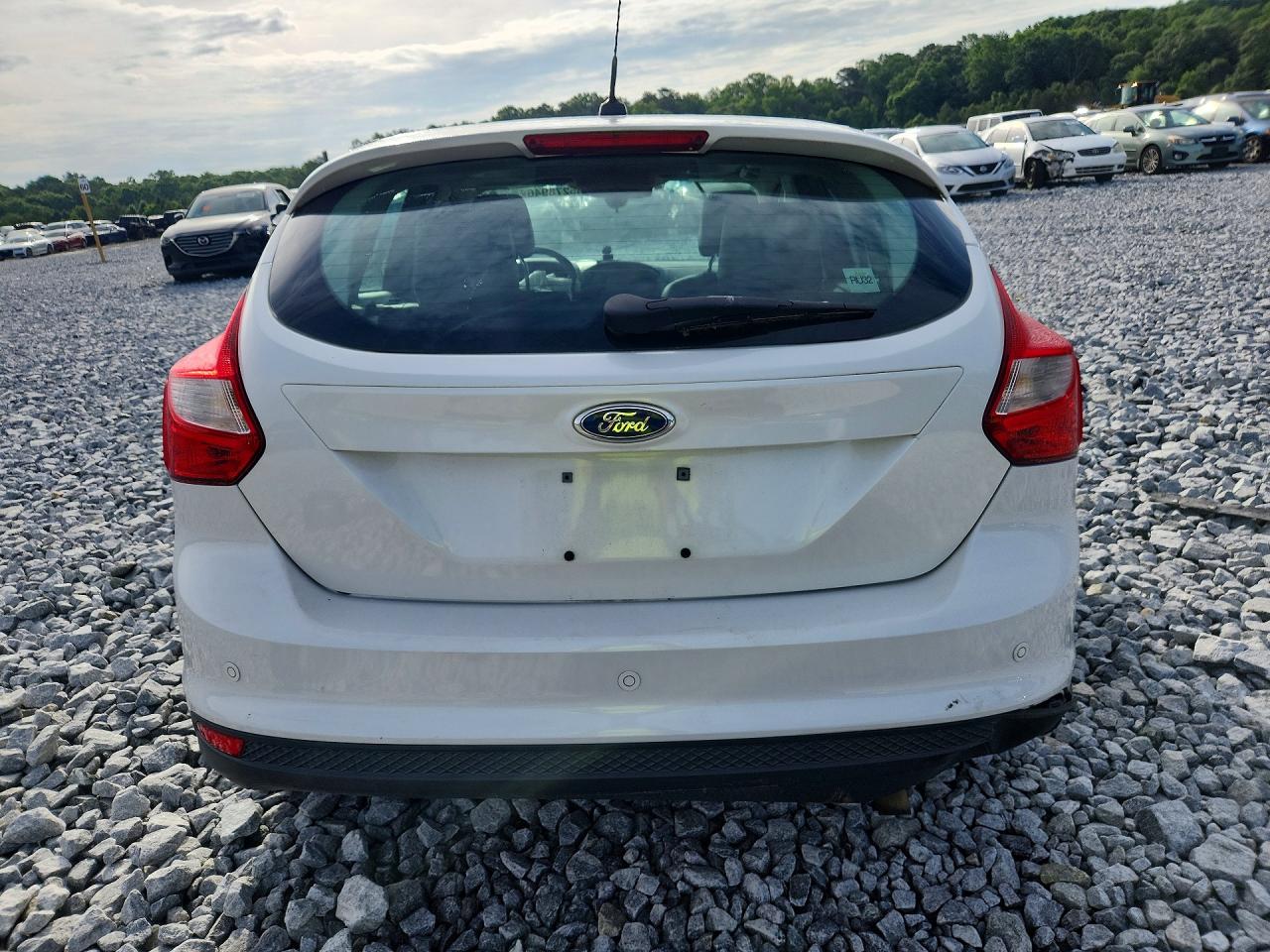 2012 Ford Focus Titanium White vin: 1FAHP3N26CL327456