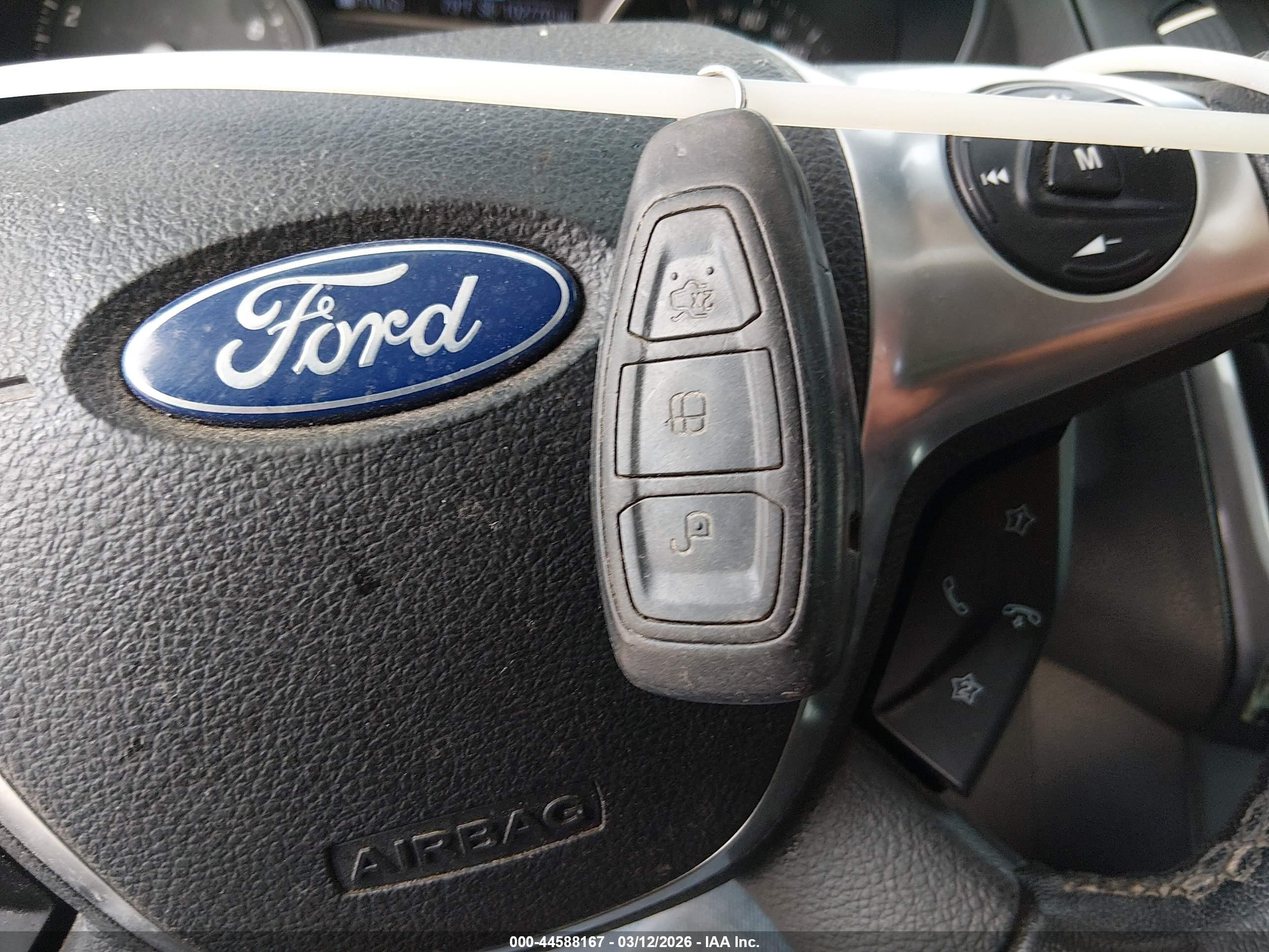 2012 Ford Focus Titanium White vin: 1FAHP3N26CL468351