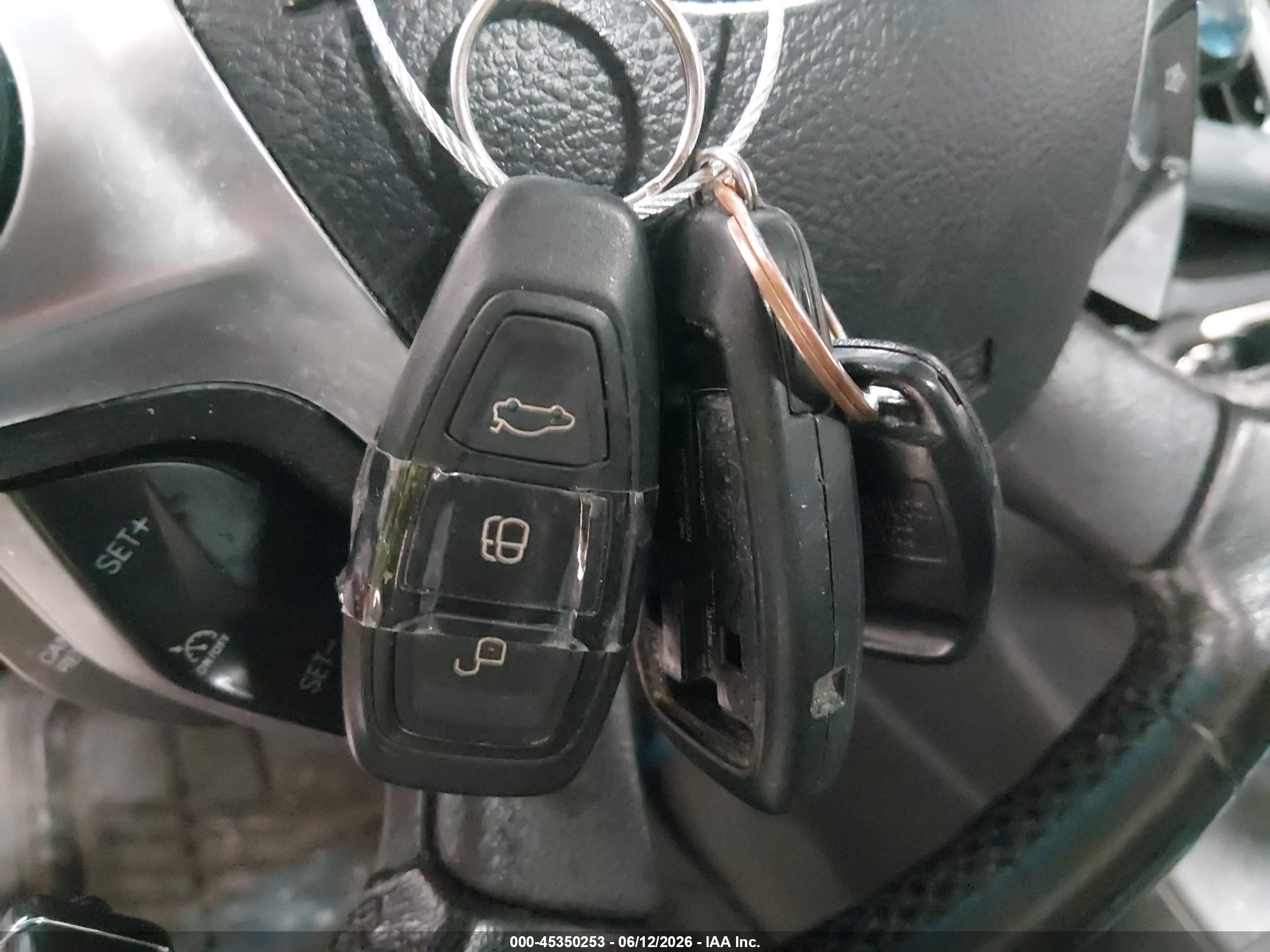2012 Ford Focus Titanium Красный vin: 1FAHP3N27CL100213