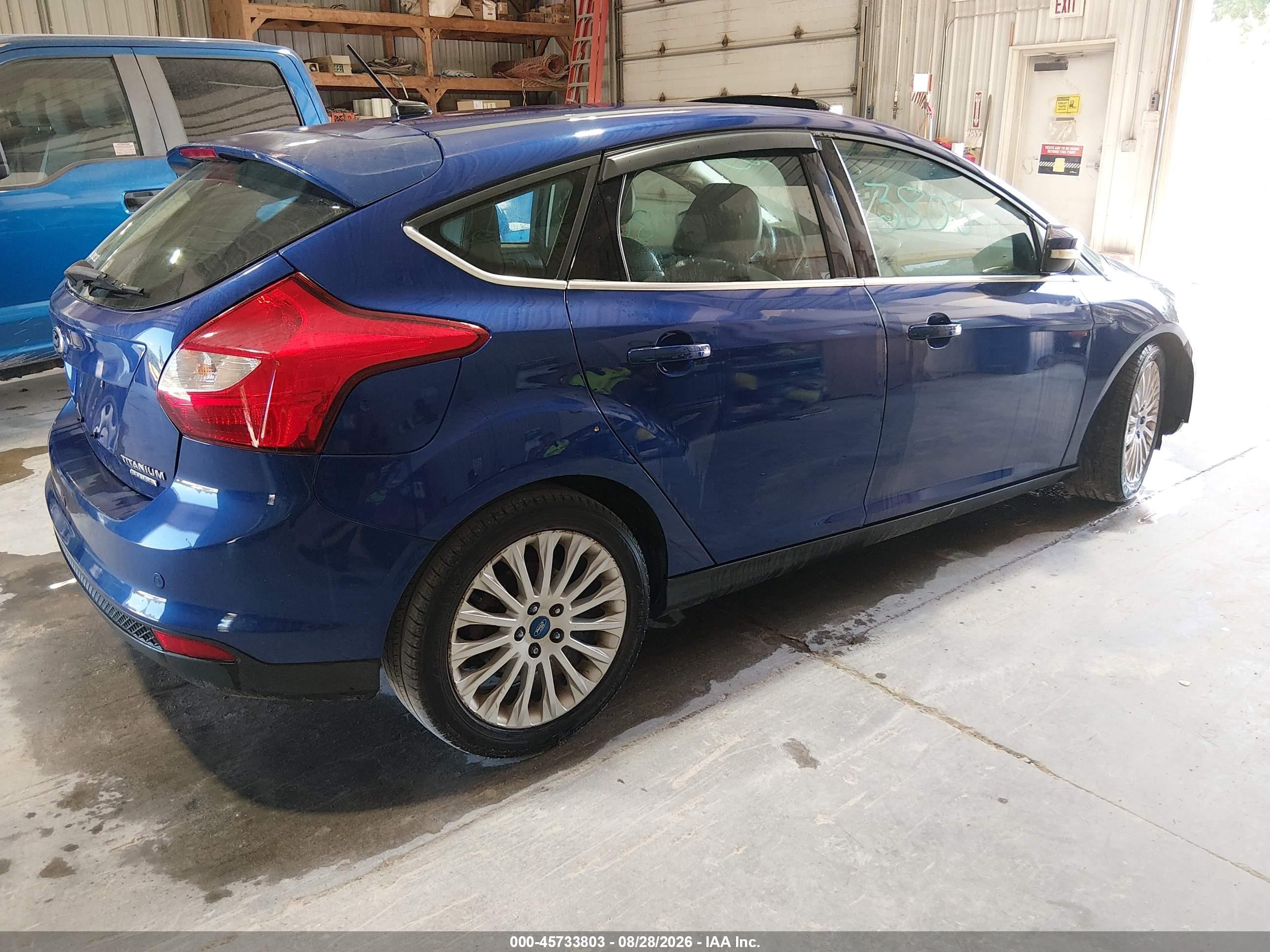 2012 Ford Focus Titanium Синий vin: 1FAHP3N27CL408689