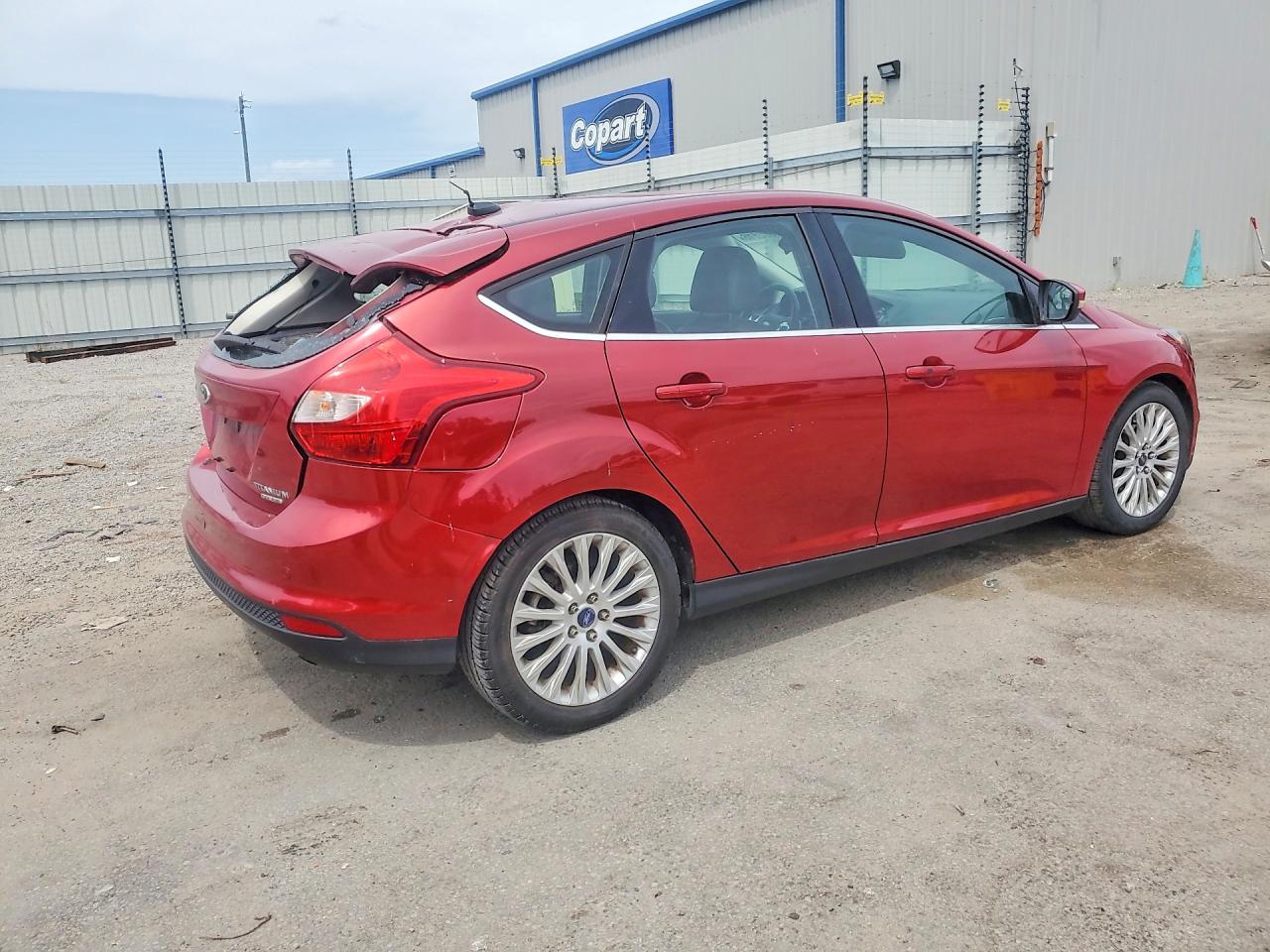 2012 Ford Focus Titanium Red vin: 1FAHP3N27CL461540