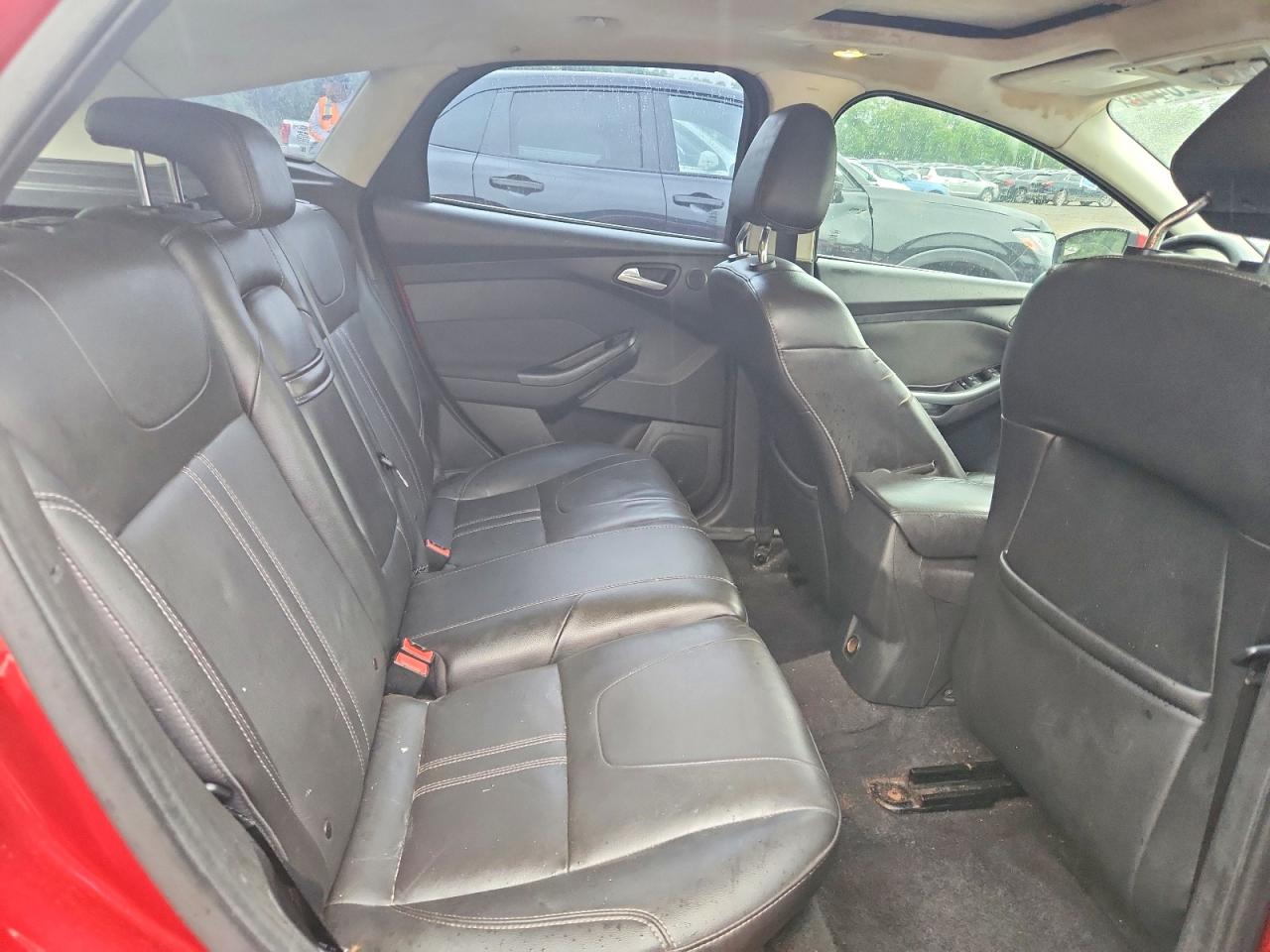 2012 Ford Focus Titanium Red vin: 1FAHP3N28CL253649