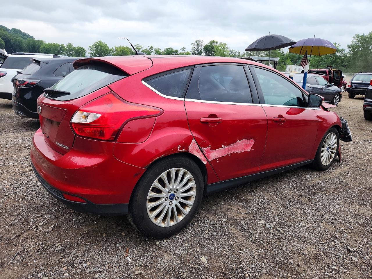 2012 Ford Focus Titanium Red vin: 1FAHP3N28CL253649