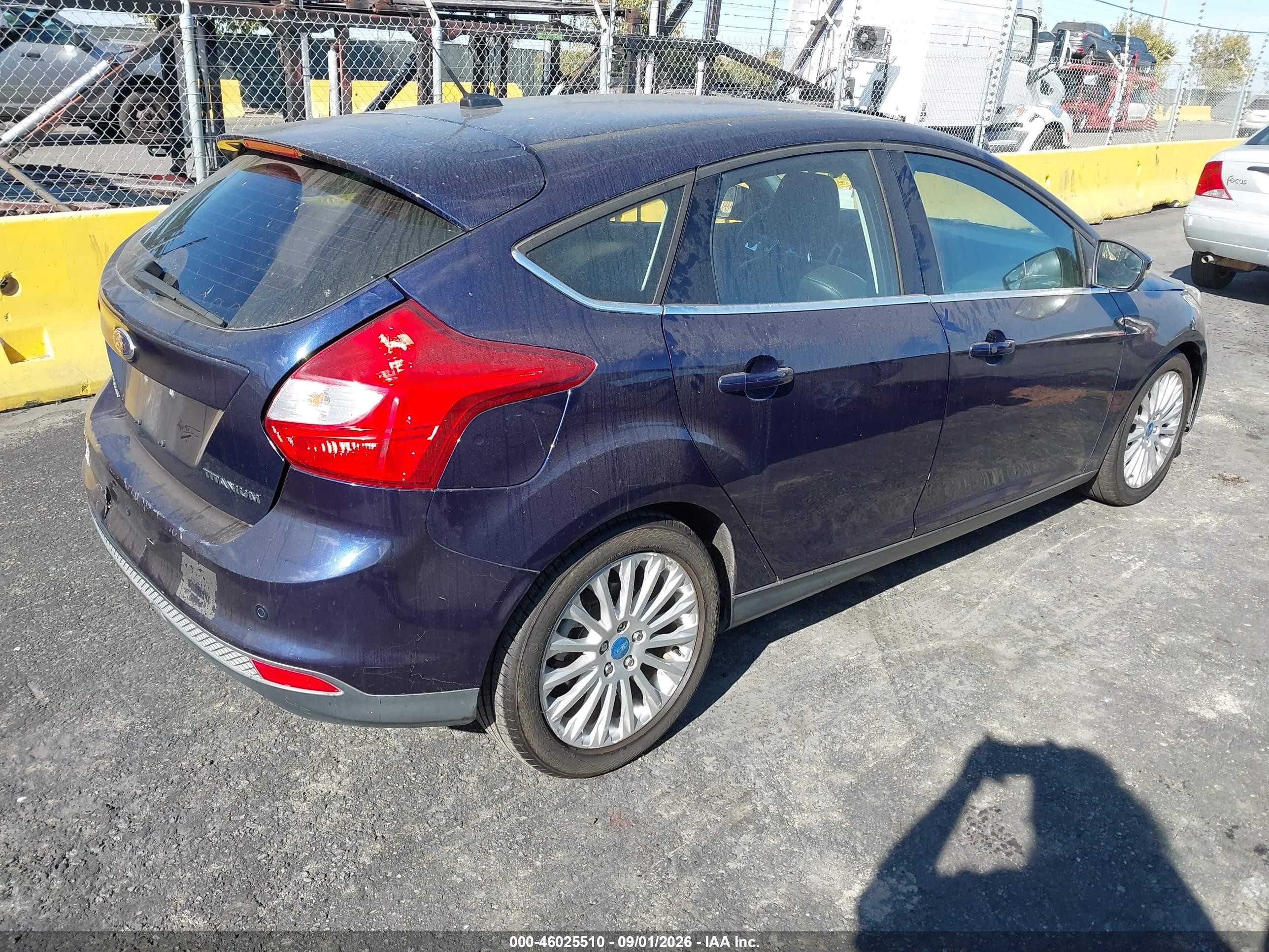 2012 Ford Focus Titanium Blue vin: 1FAHP3N29CL131110
