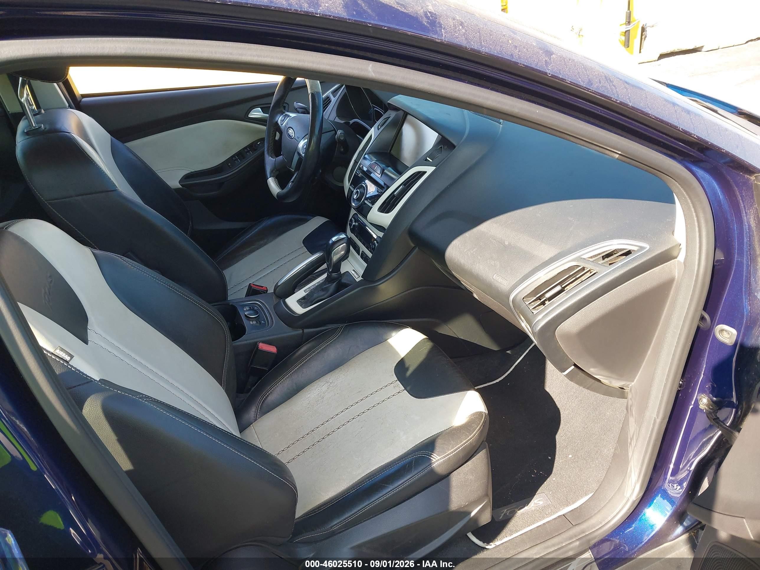 2012 Ford Focus Titanium Blue vin: 1FAHP3N29CL131110