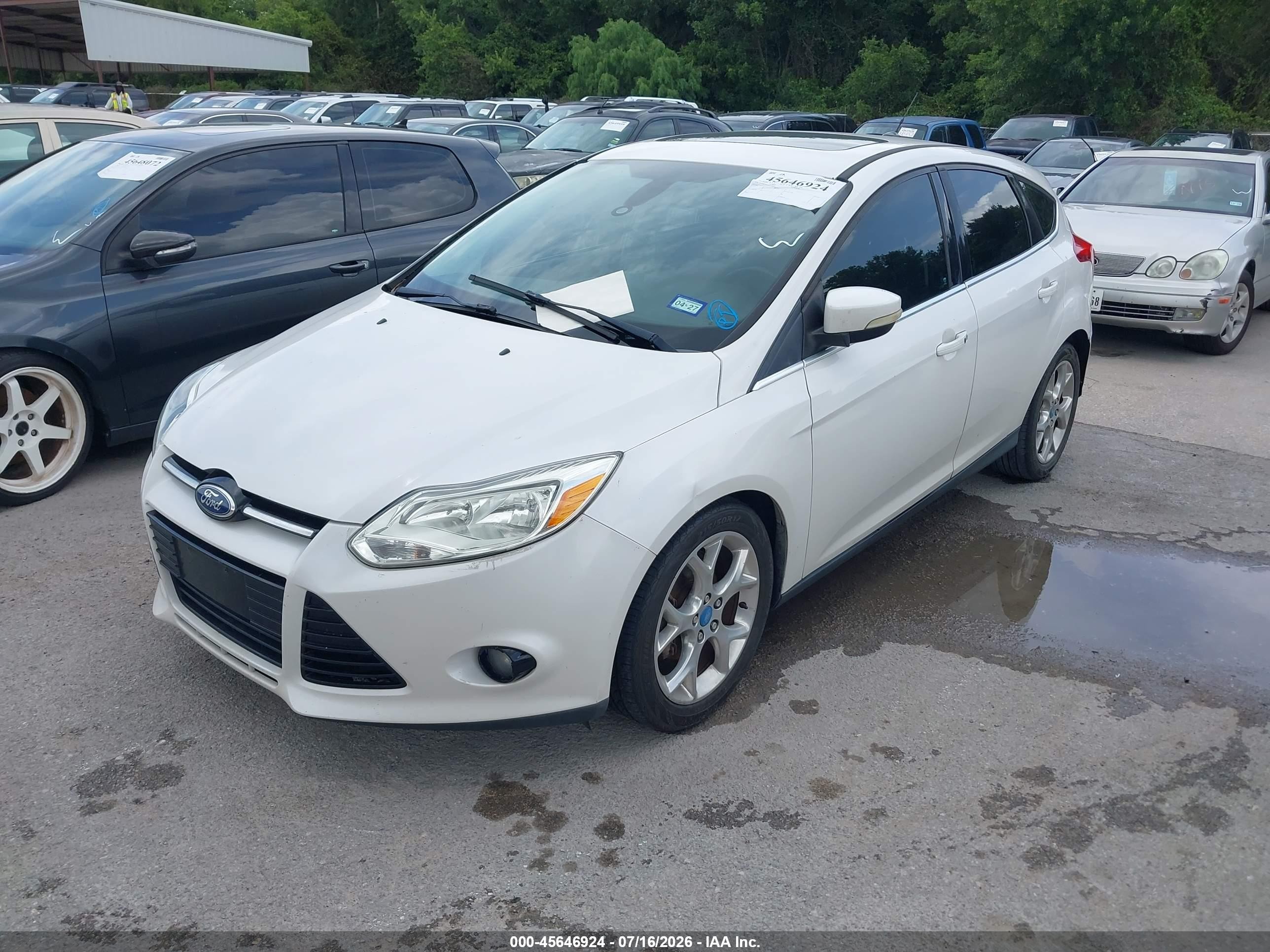 2012 Ford Focus Titanium White vin: 1FAHP3N29CL256950