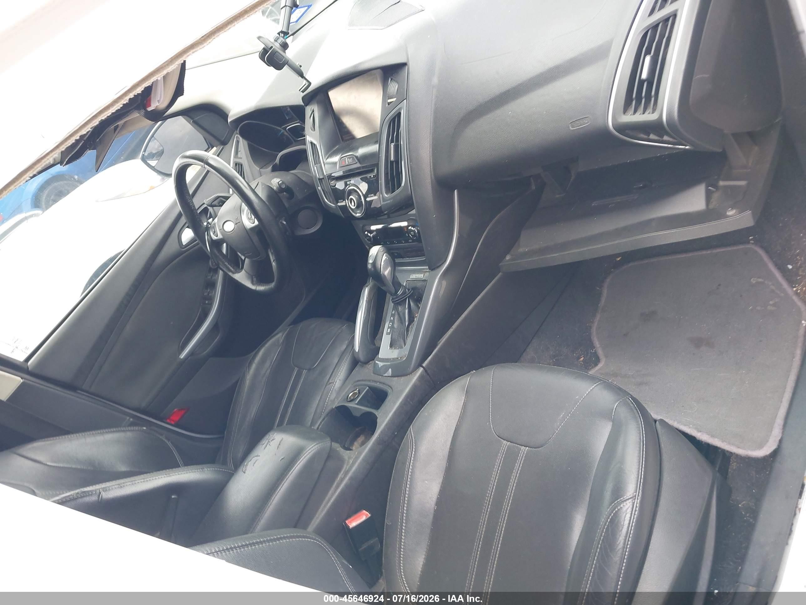 2012 Ford Focus Titanium White vin: 1FAHP3N29CL256950