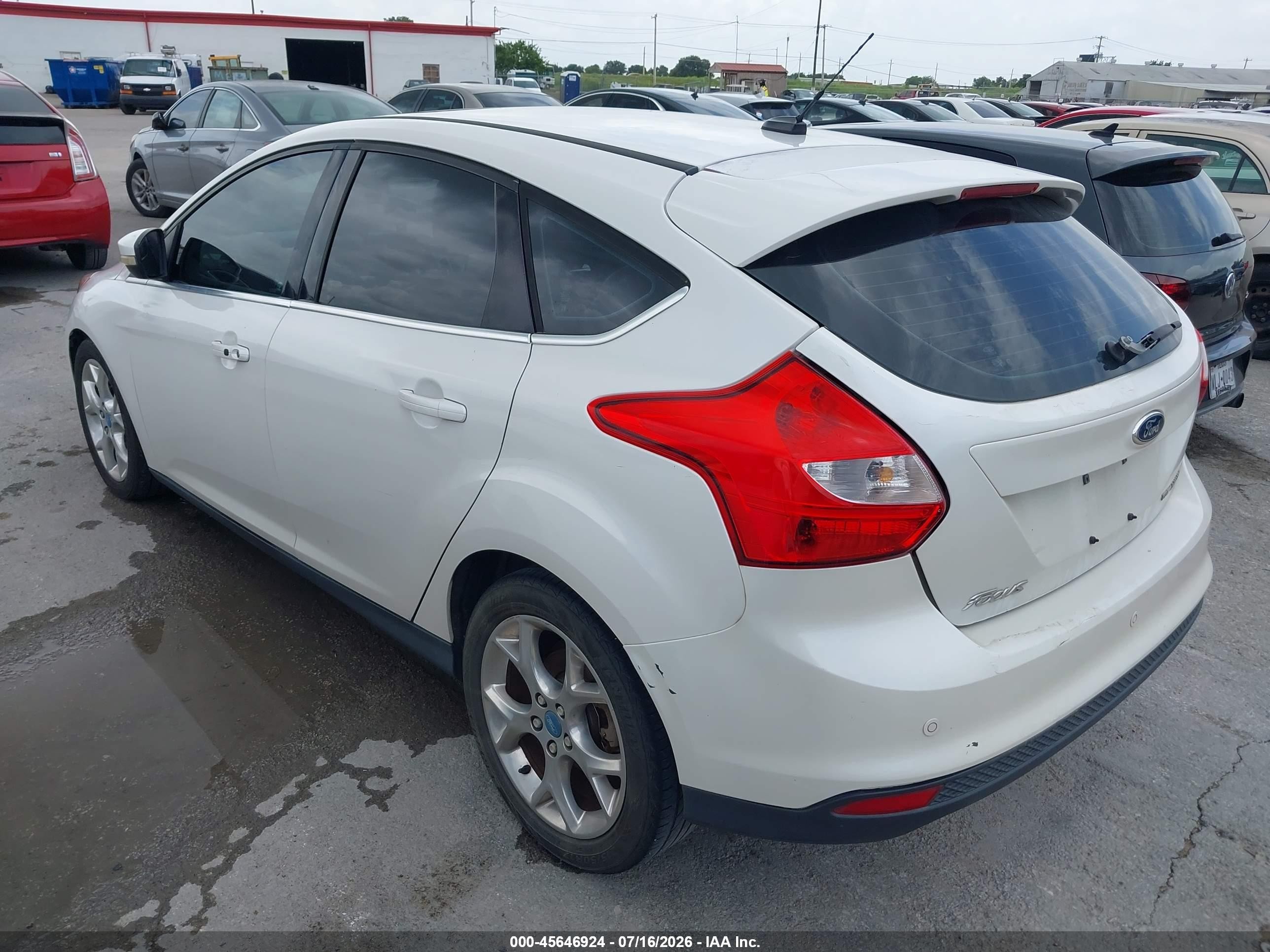 2012 Ford Focus Titanium White vin: 1FAHP3N29CL256950