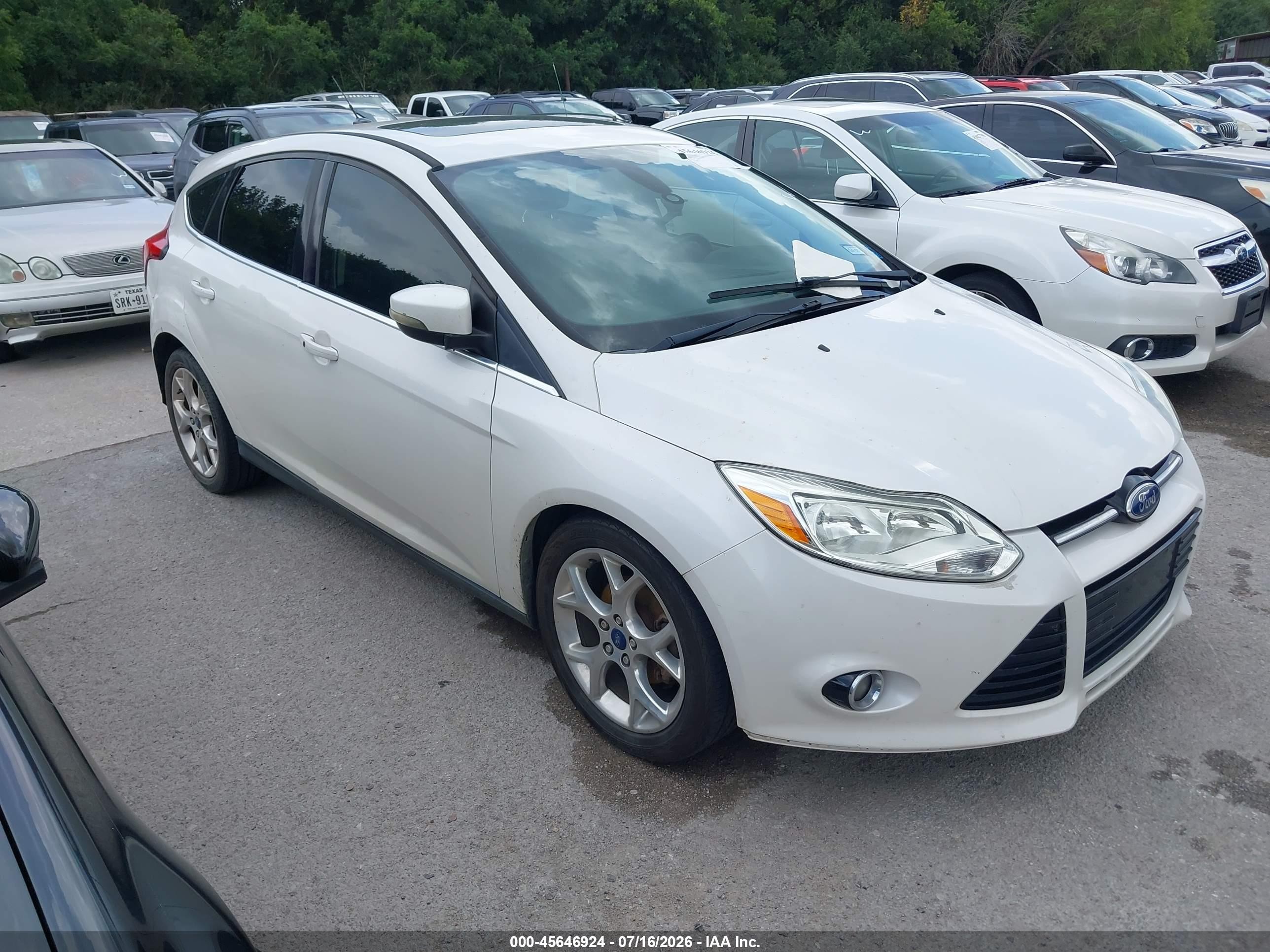 2012 Ford Focus Titanium White vin: 1FAHP3N29CL256950