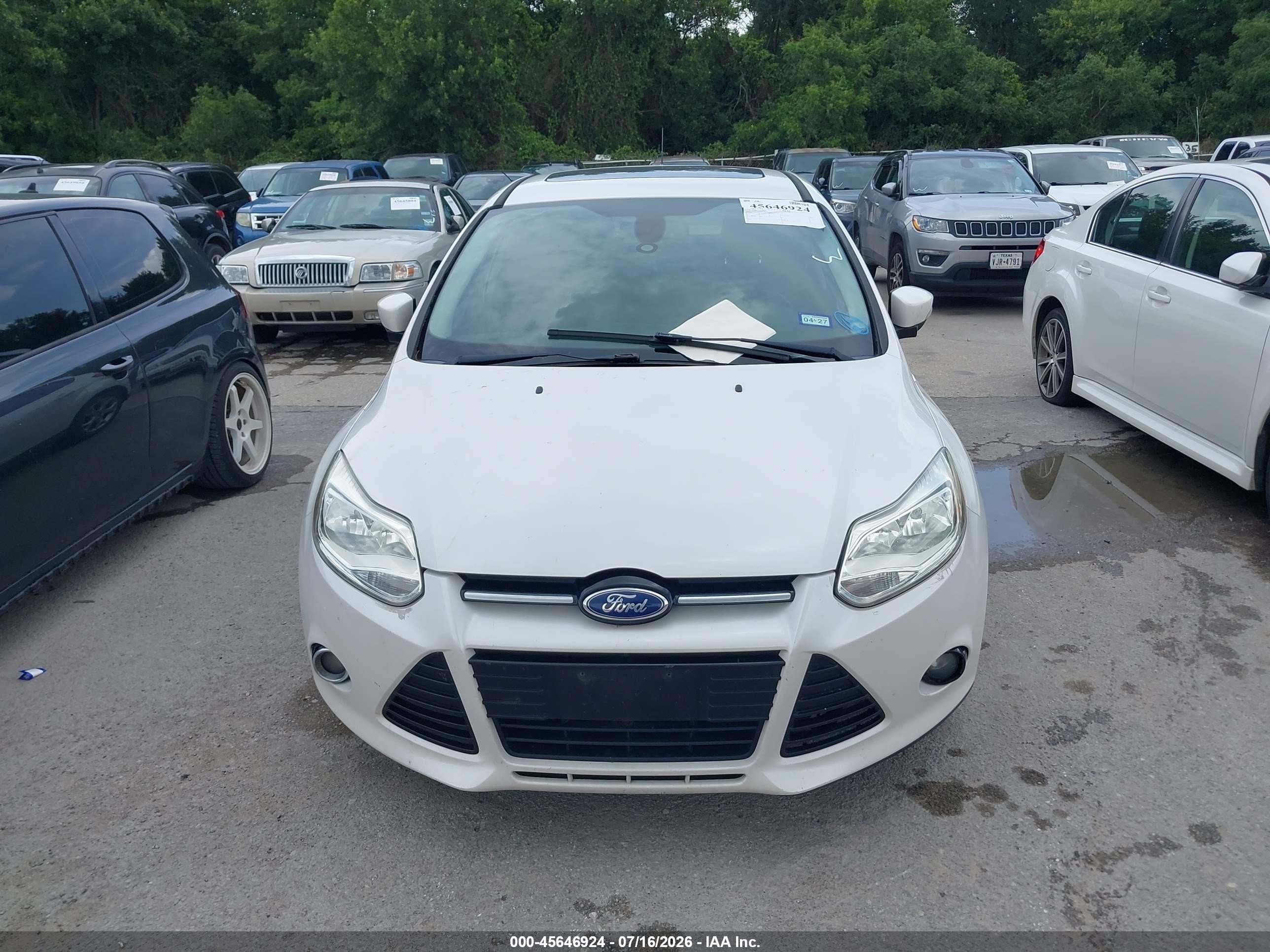 2012 Ford Focus Titanium White vin: 1FAHP3N29CL256950