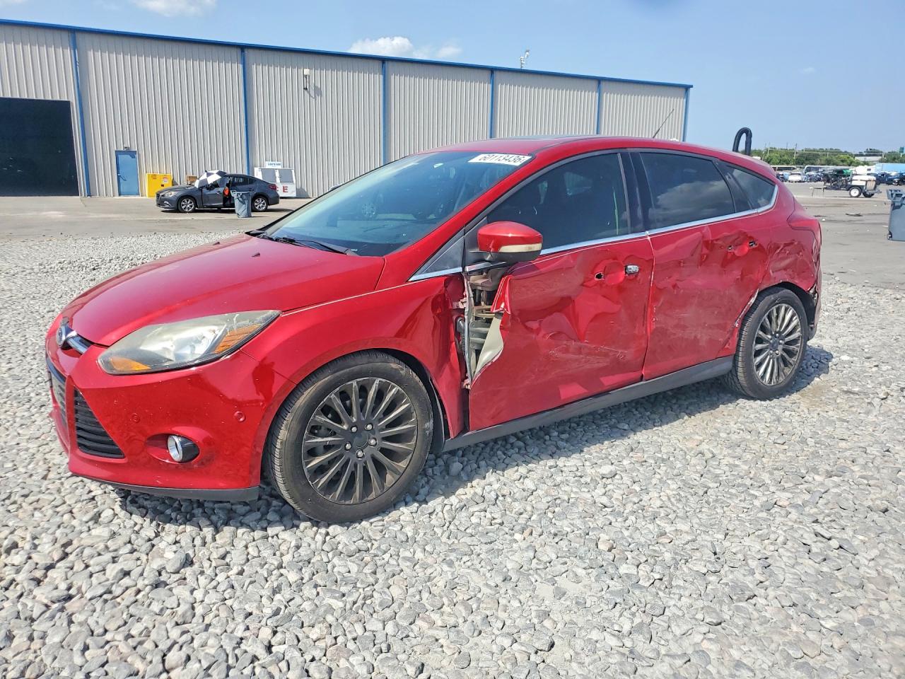 2012 Ford Focus Titanium Red vin: 1FAHP3N2XCL365790