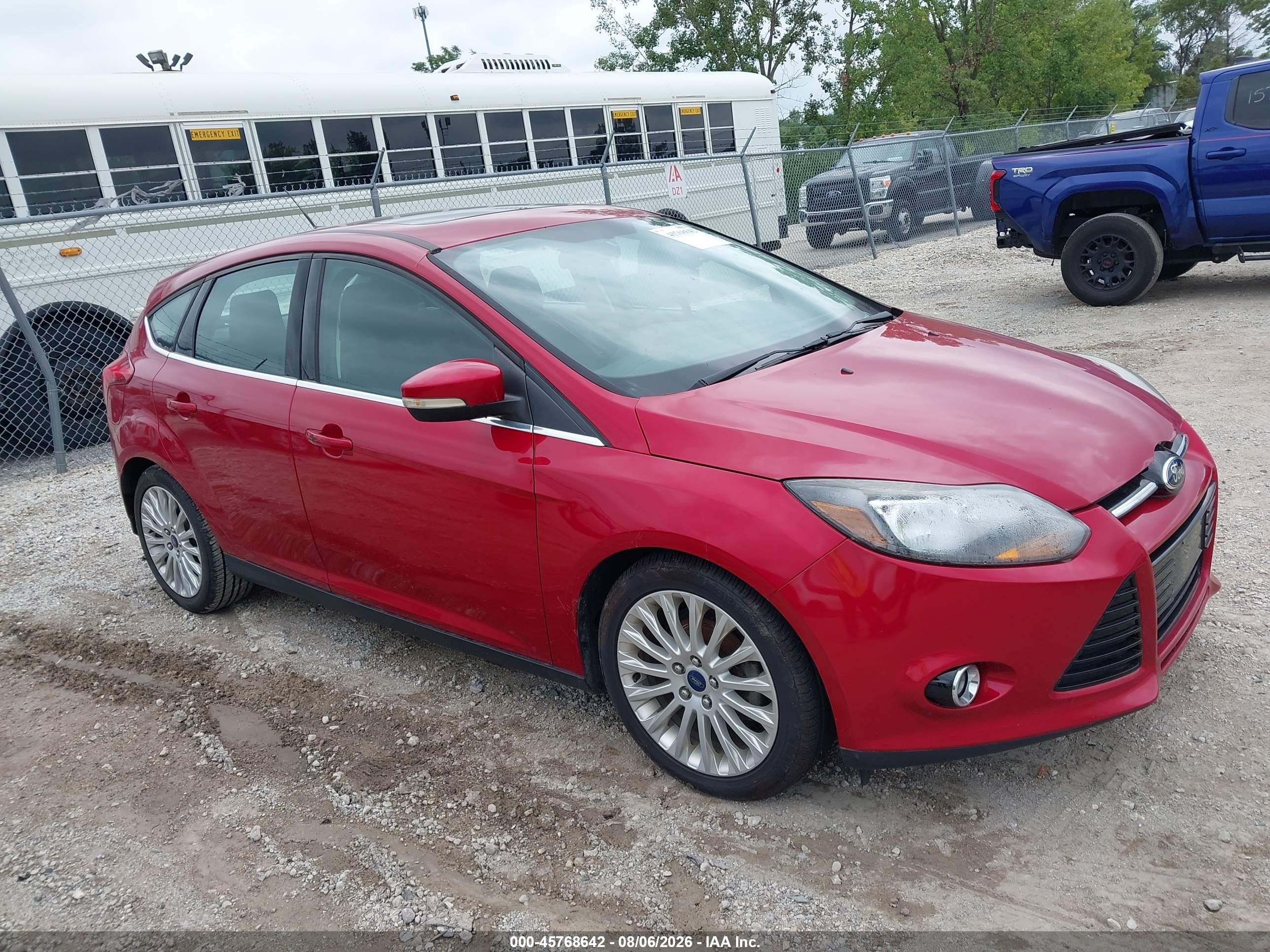 2012 Ford Focus Titanium Red vin: 1FAHP3N2XCL463590