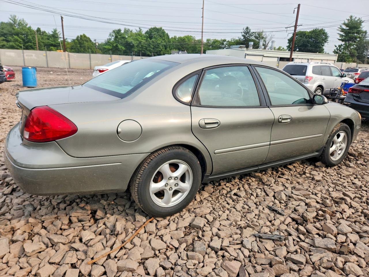 2002 Ford Taurus Se Tan vin: 1FAHP53U42G194901