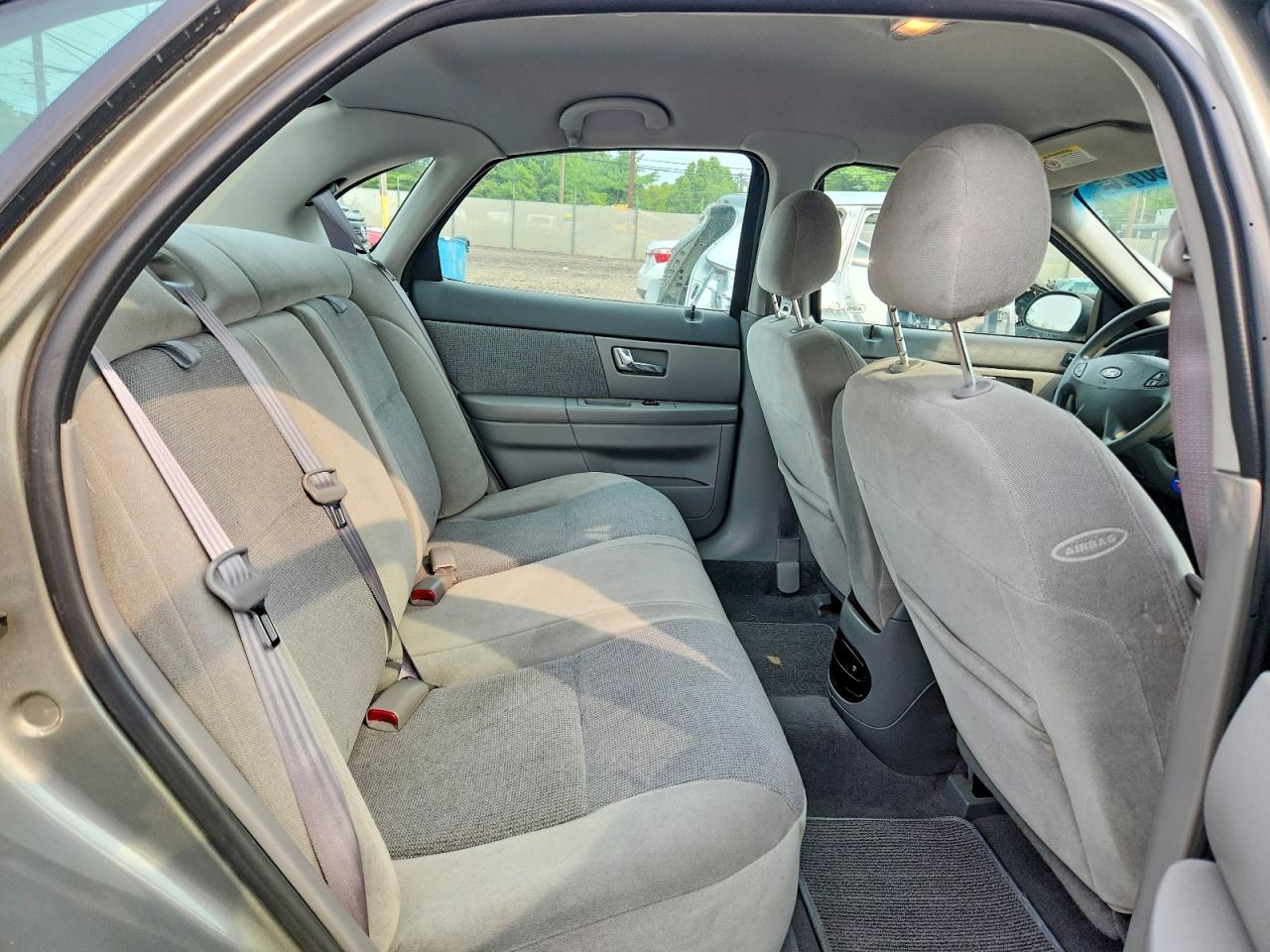 2002 Ford Taurus Se Tan vin: 1FAHP53U42G194901
