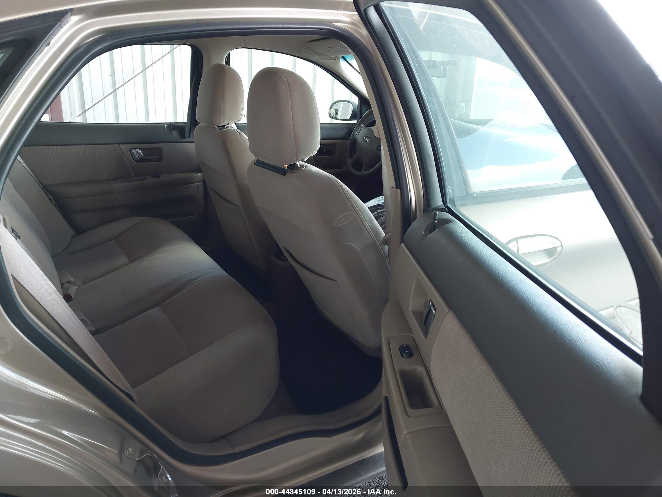 2001 Ford Taurus Ses Gold vin: 1FAHP55S71A190676