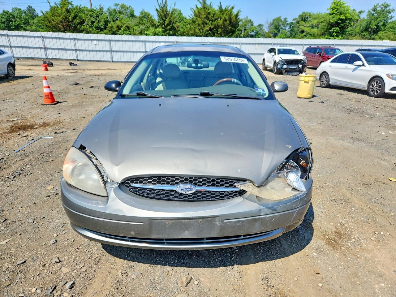 2002 Ford Taurus Sel Beige vin: 1FAHP56S02A202358