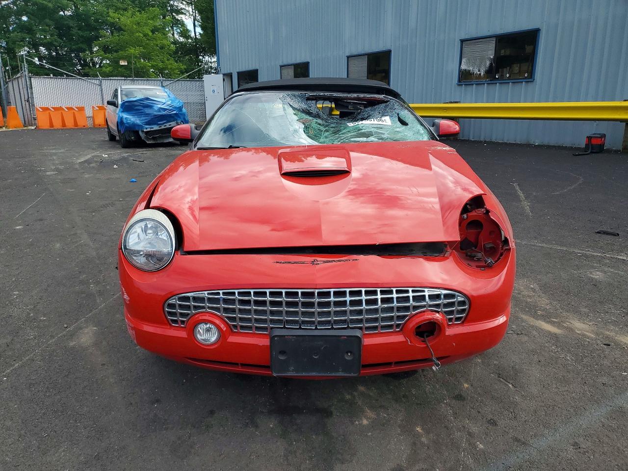 2002 Ford Thunderbird Red vin: 1FAHP60A12Y115789