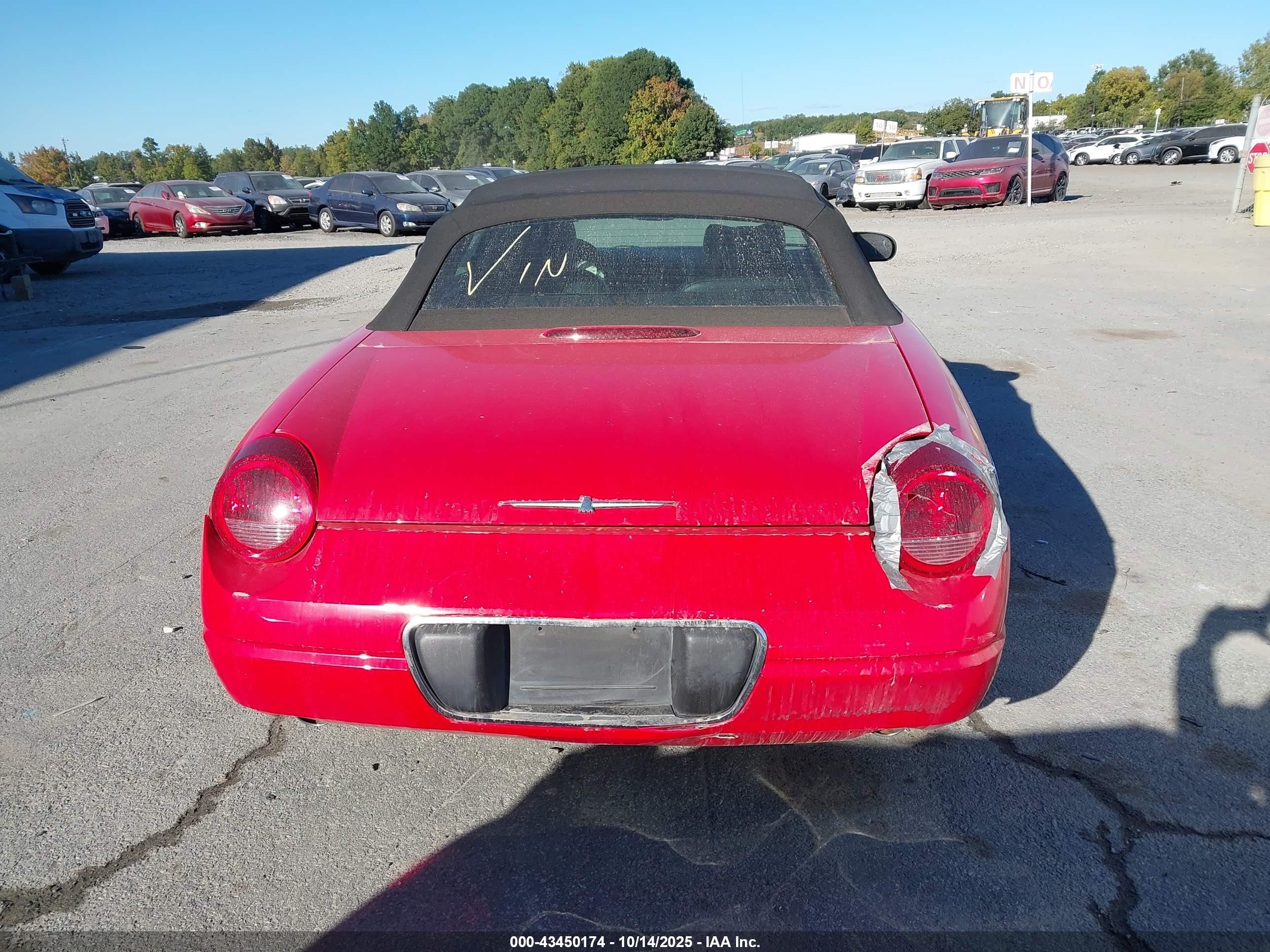 2003 Ford Thunderbird   Red vin: 1FAHP60A13Y110075