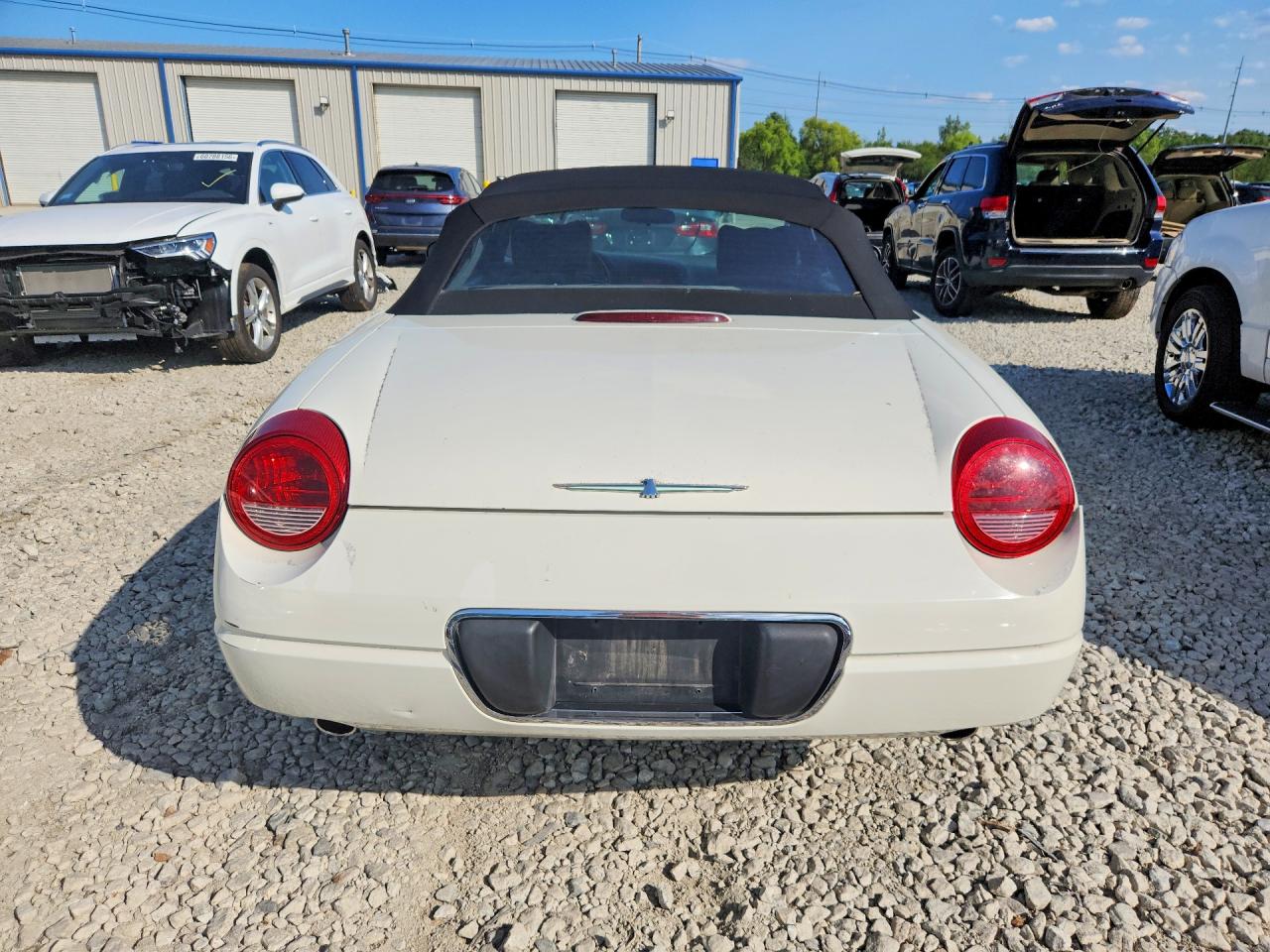 2002 Ford Thunderbird White vin: 1FAHP60A52Y114841