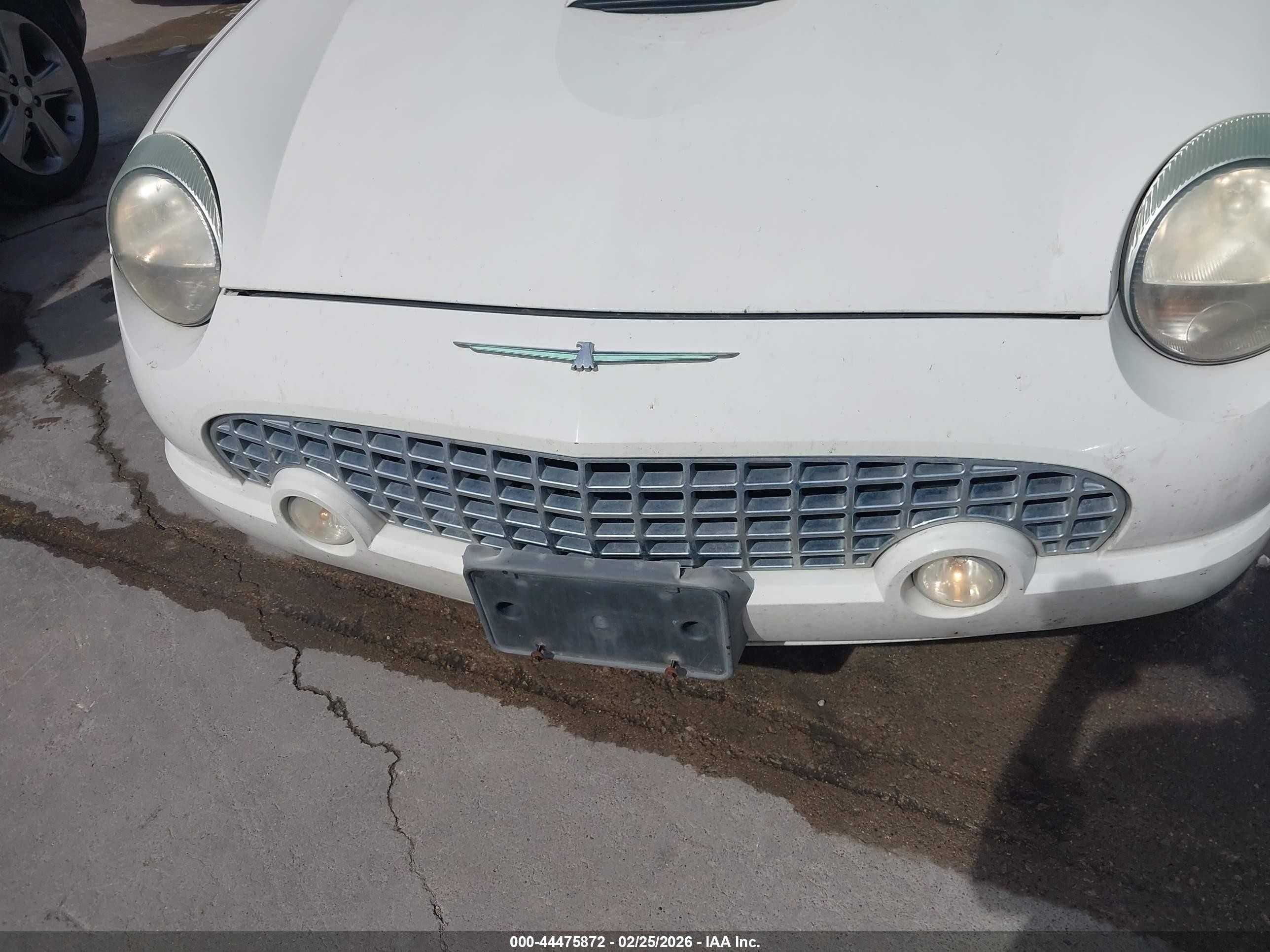 2002 Ford Thunderbird   White vin: 1FAHP60A62Y126433