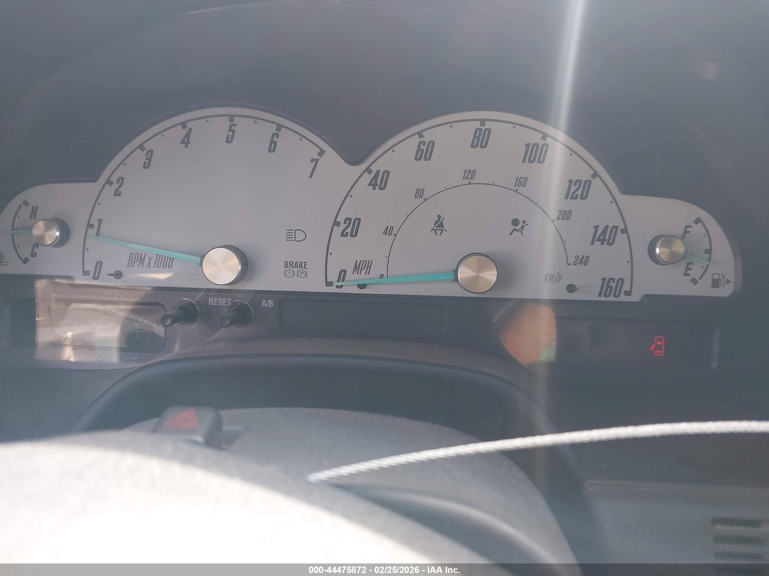 2002 Ford Thunderbird   White vin: 1FAHP60A62Y126433