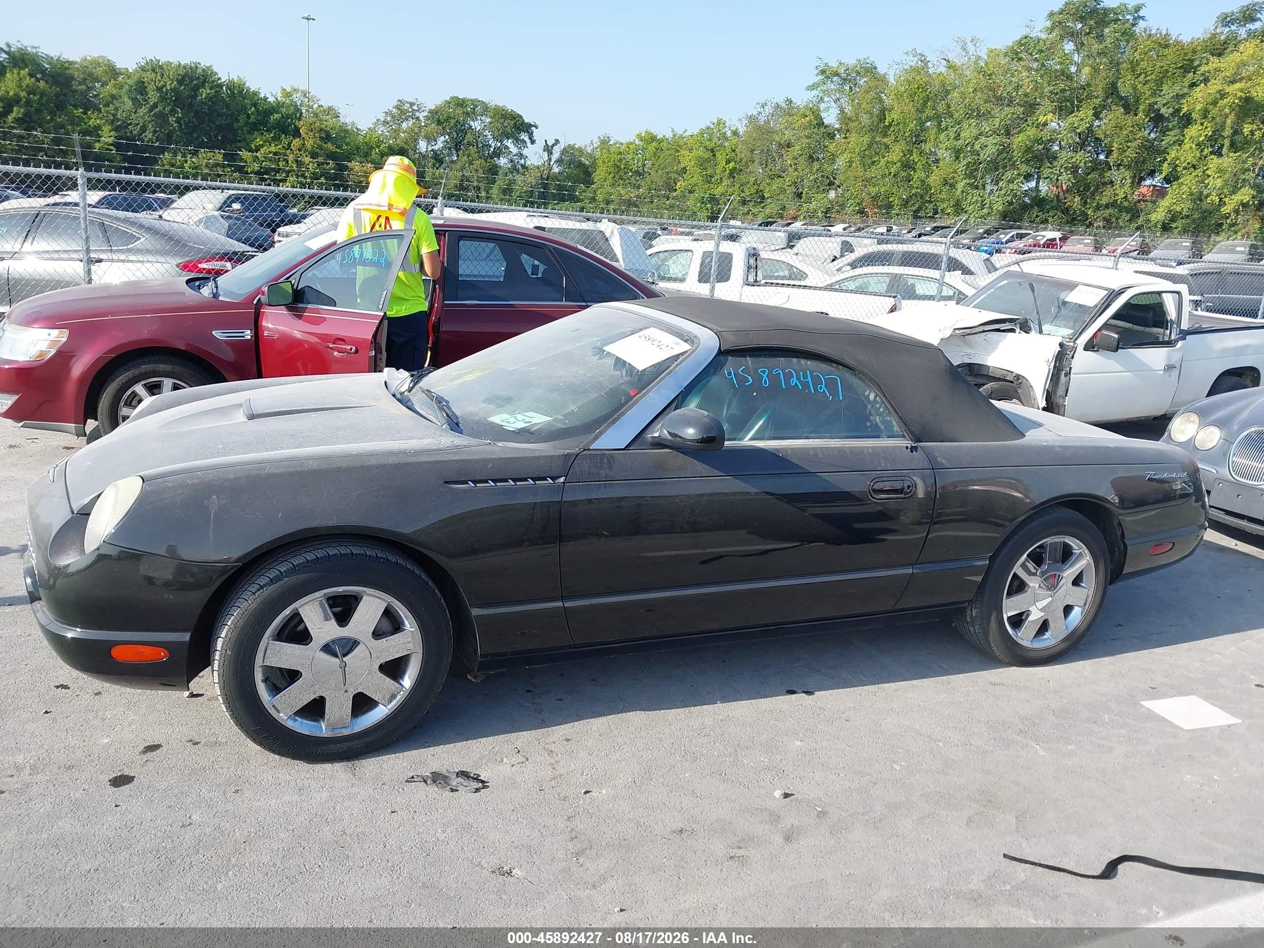 2002 Ford Thunderbird Deluxe/premium/w/hardtop Deluxe/w/hardtop Premium Black vin: 1FAHP60A72Y101704