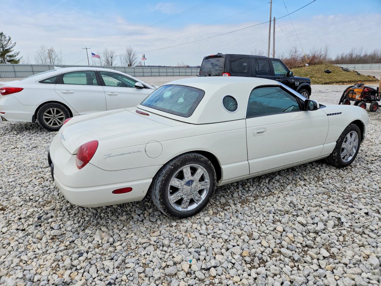 2002 Ford Thundrbird White vin: 1FAHP60A72Y113772