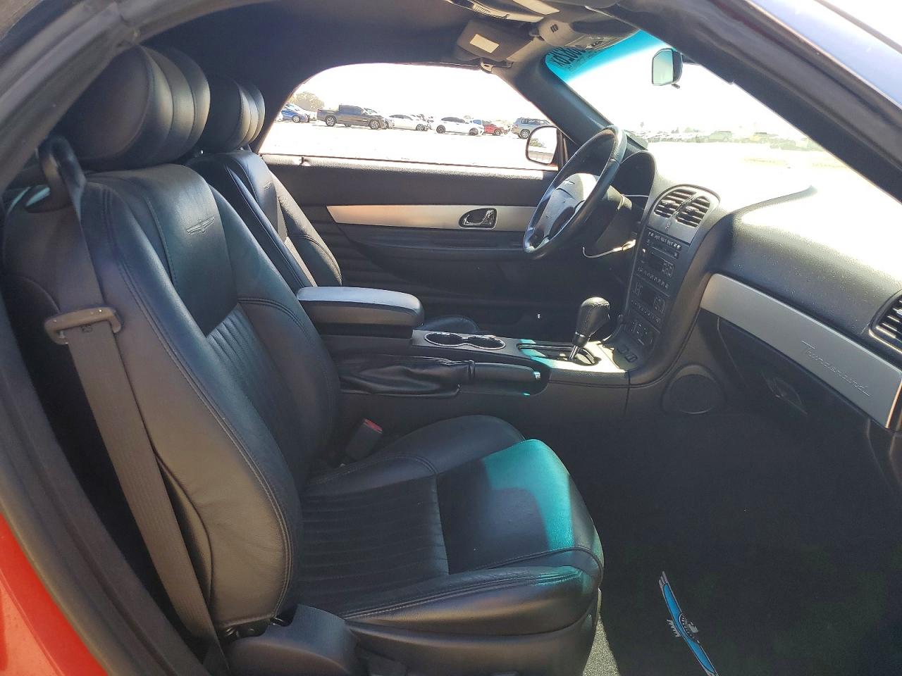 2005 Ford Thunderbird Red vin: 1FAHP60A75Y105580