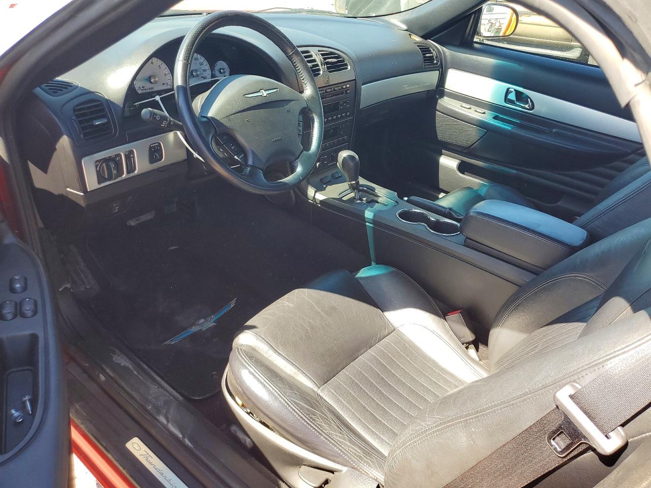 2005 Ford Thunderbird Red vin: 1FAHP60A75Y105580