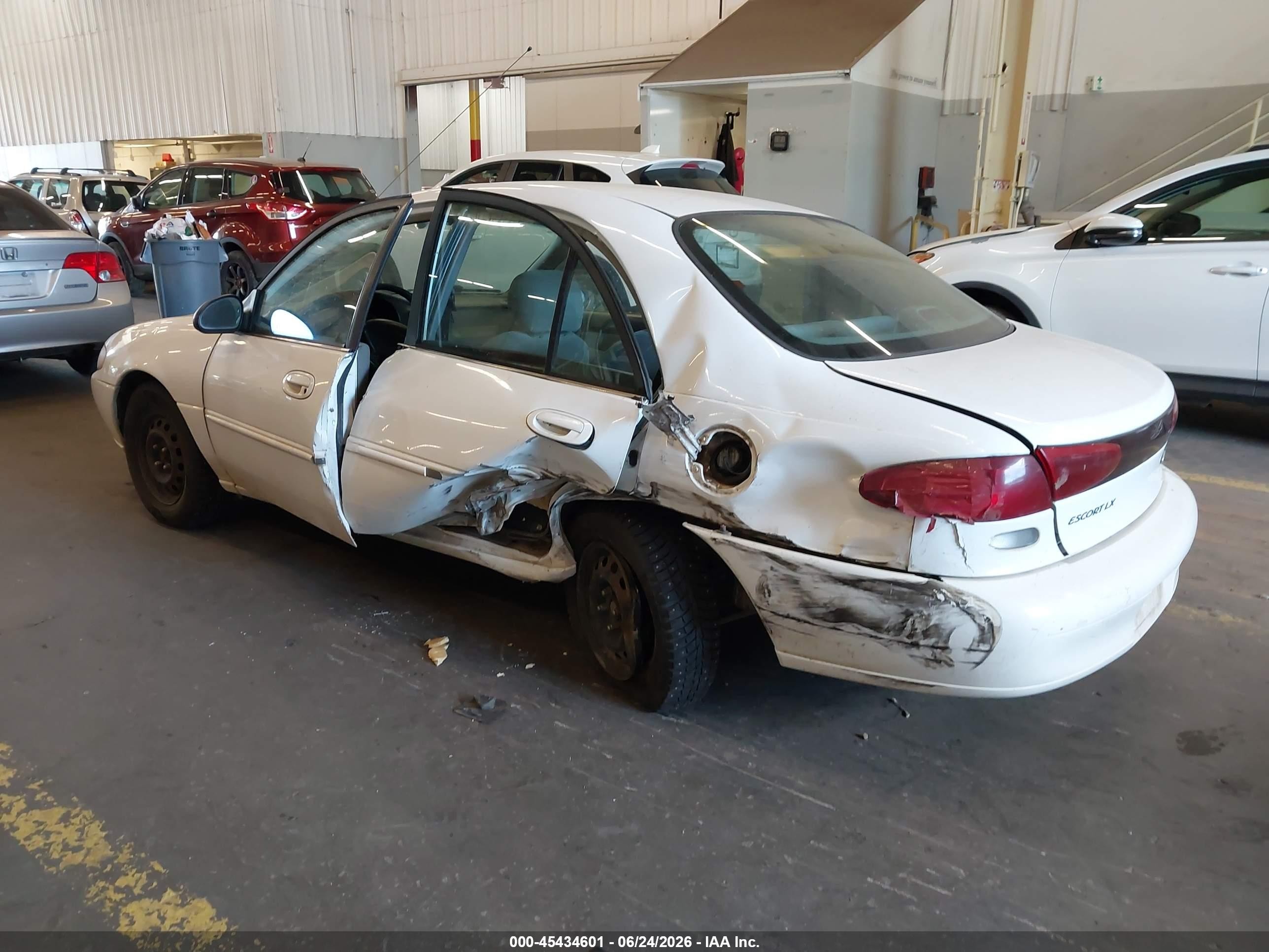 1997 Ford Escort Lx Белый vin: 1FALP13P0VW312644
