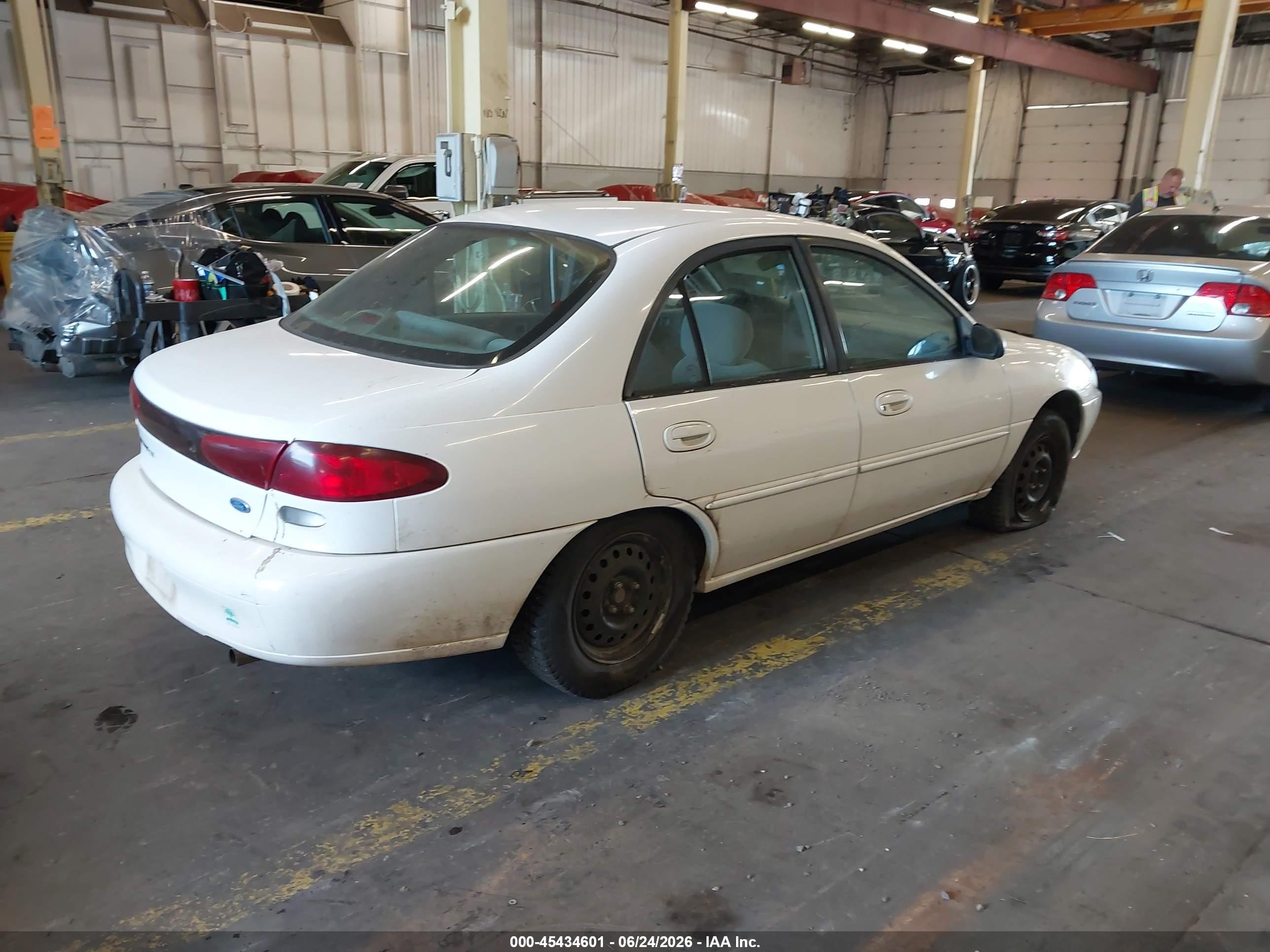 1997 Ford Escort Lx Белый vin: 1FALP13P0VW312644
