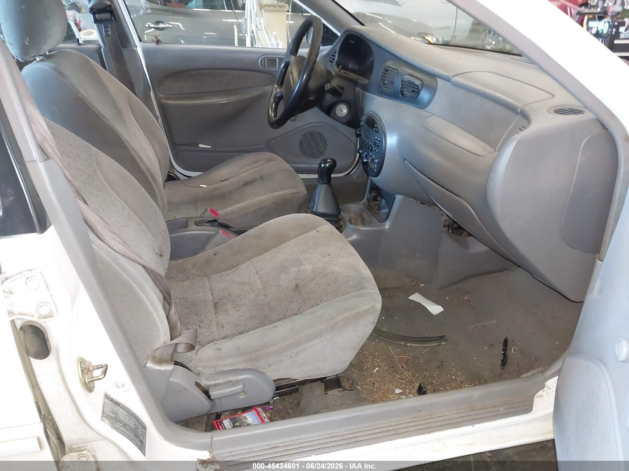 1997 Ford Escort Lx Белый vin: 1FALP13P0VW312644