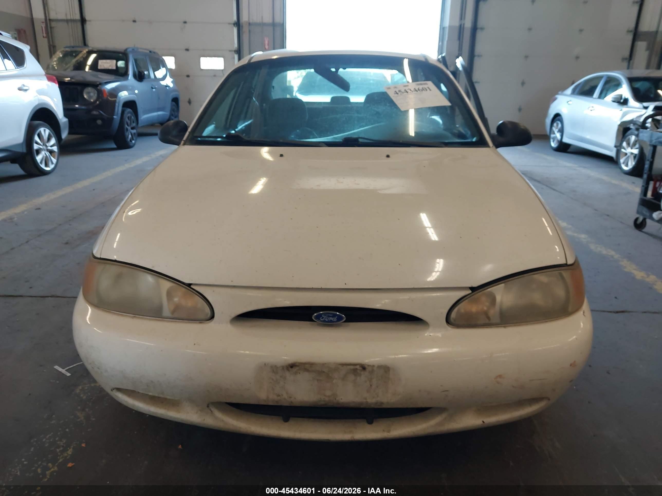 1997 Ford Escort Lx Белый vin: 1FALP13P0VW312644