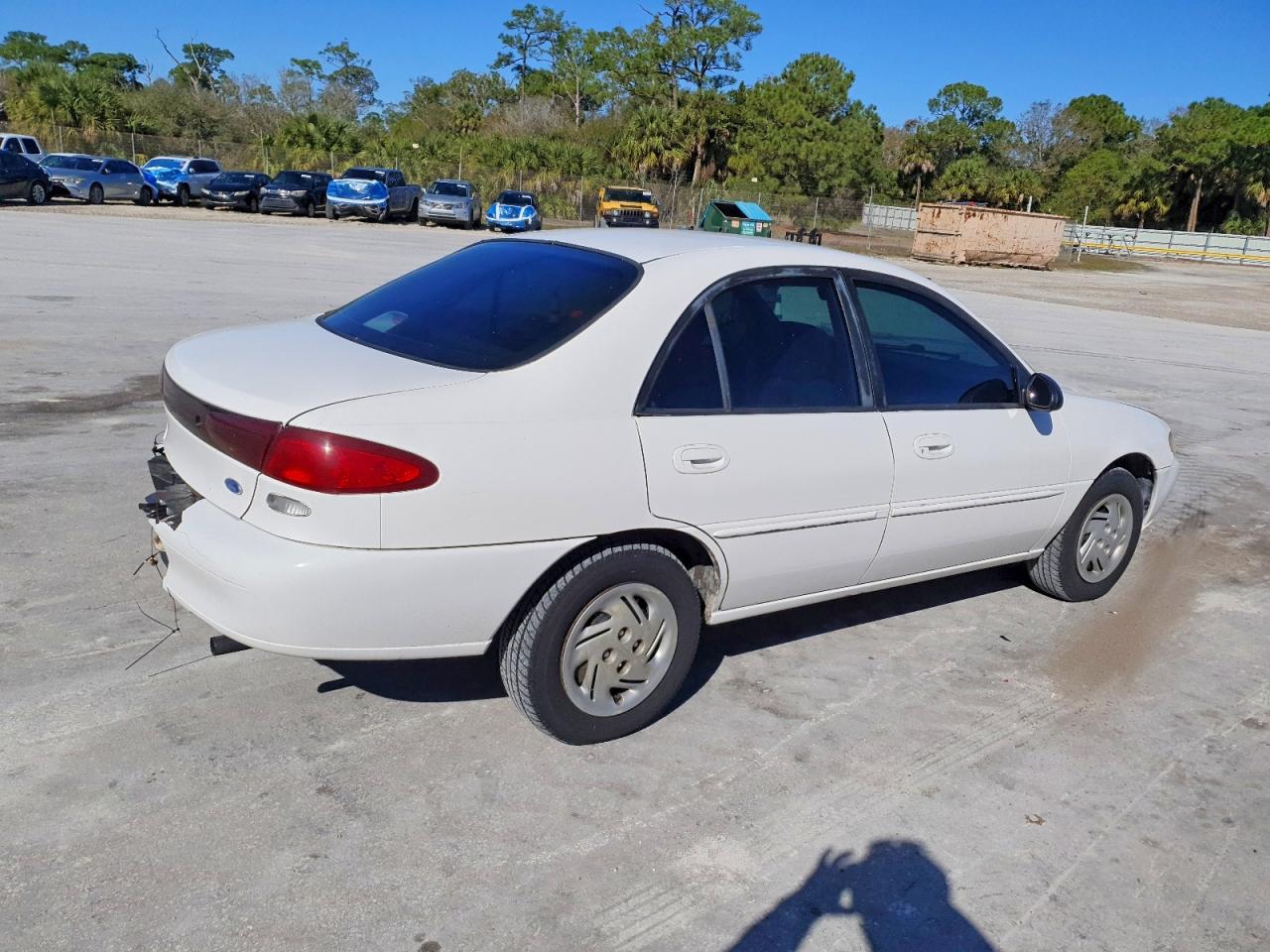 1997 Ford Escort Lx Белый vin: 1FALP13P8VW163402