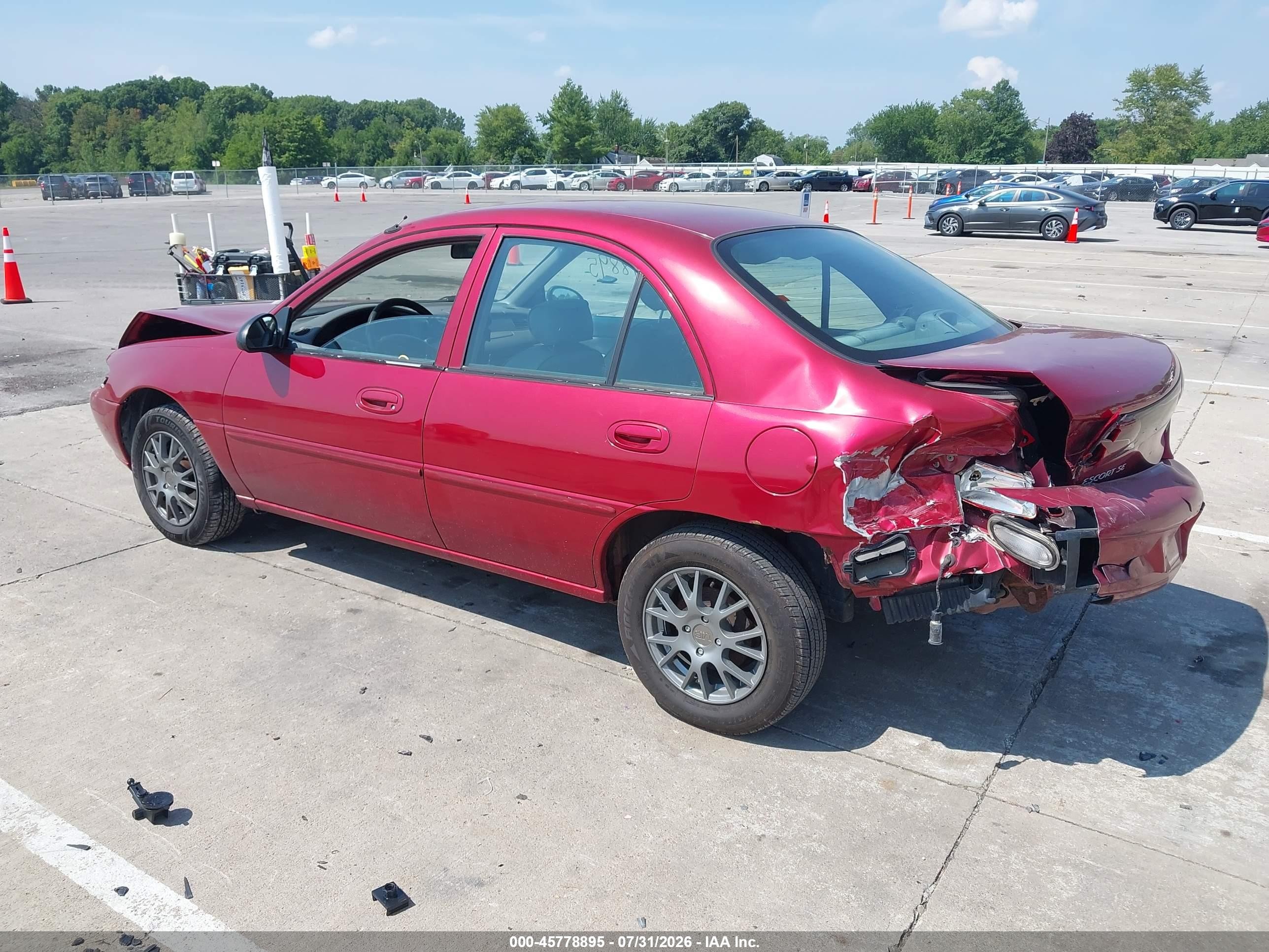 1998 Ford Escort Se Red vin: 1FALP13P9WW106868
