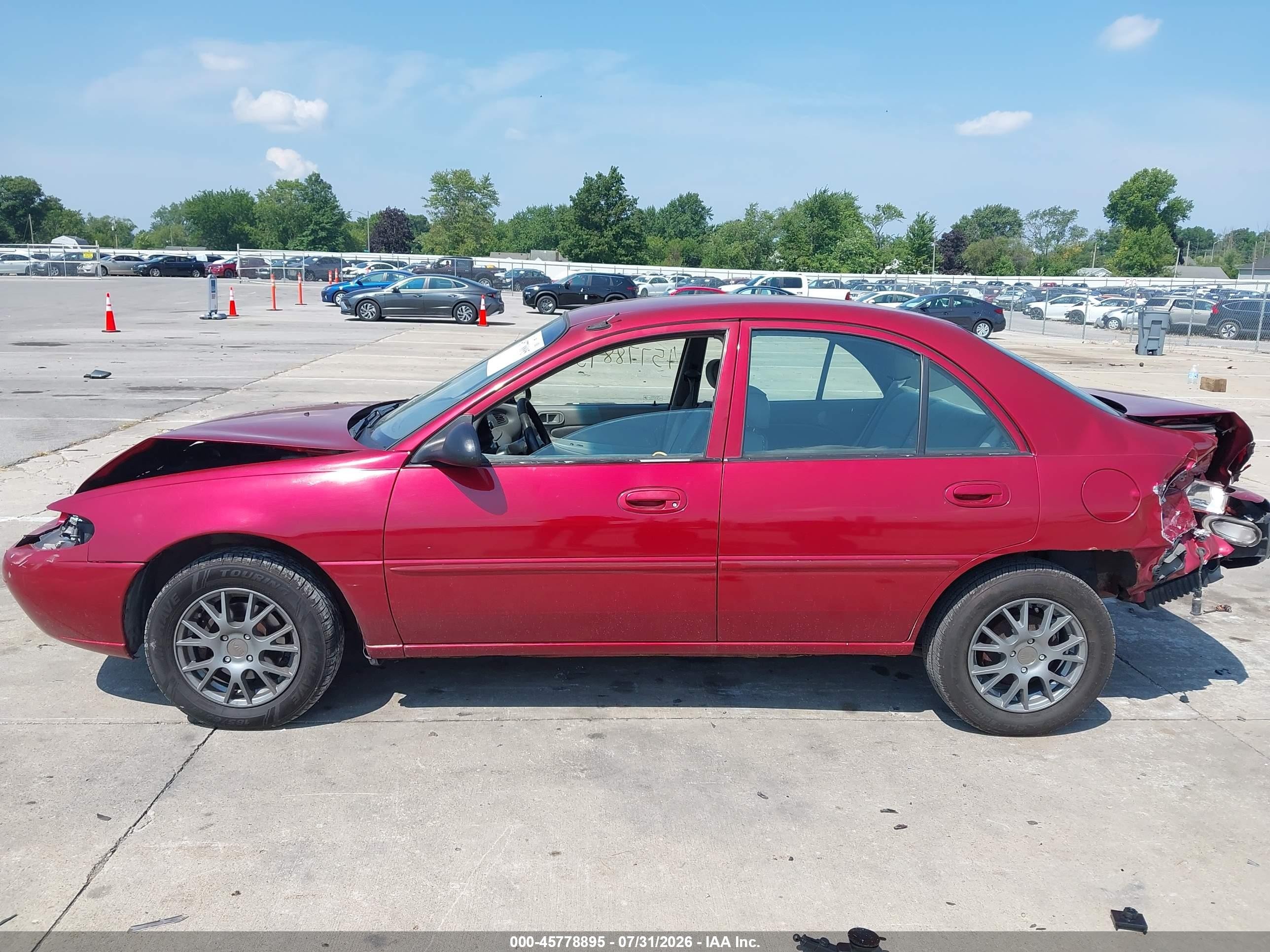 1998 Ford Escort Se Red vin: 1FALP13P9WW106868