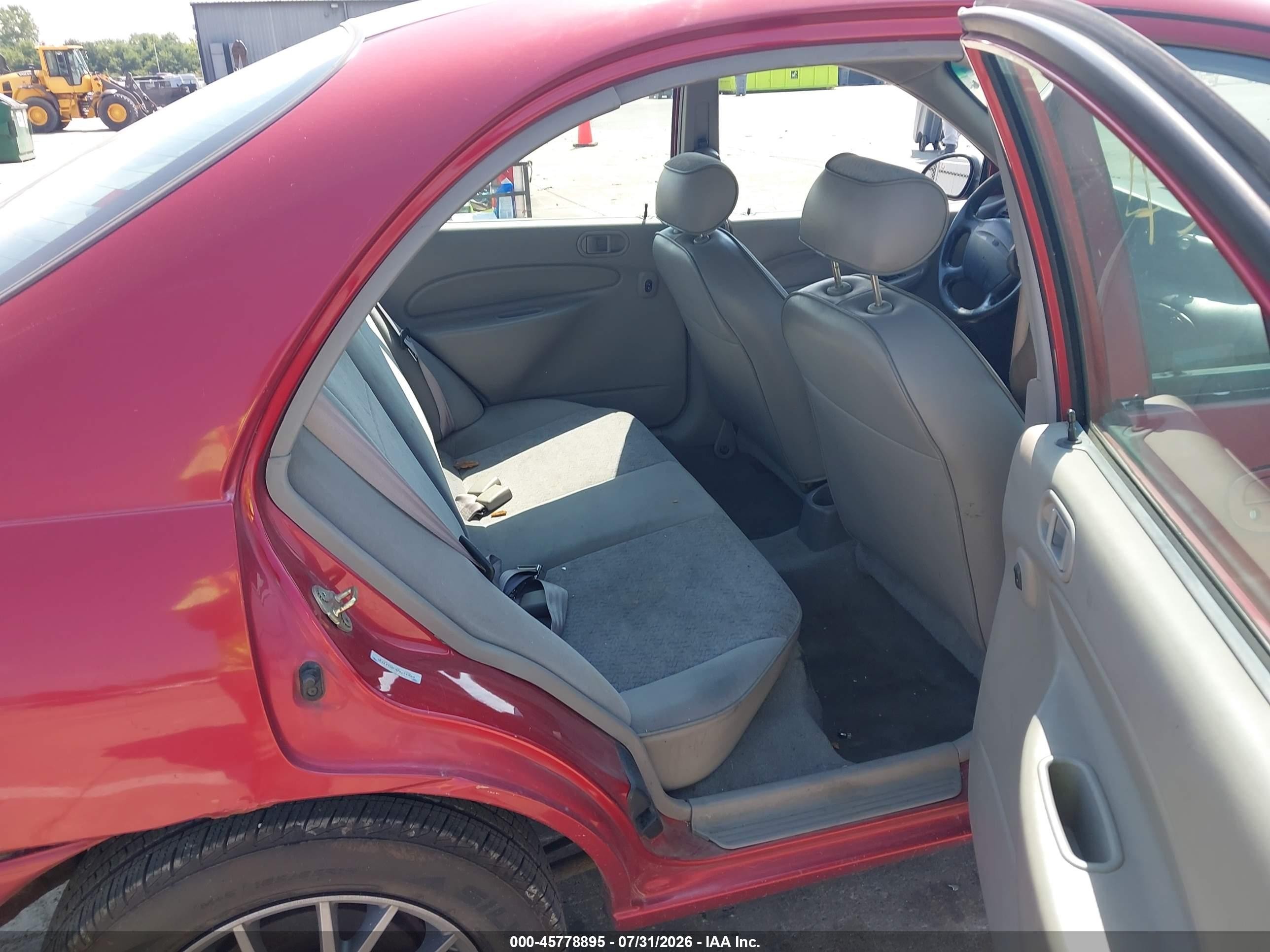 1998 Ford Escort Se Red vin: 1FALP13P9WW106868